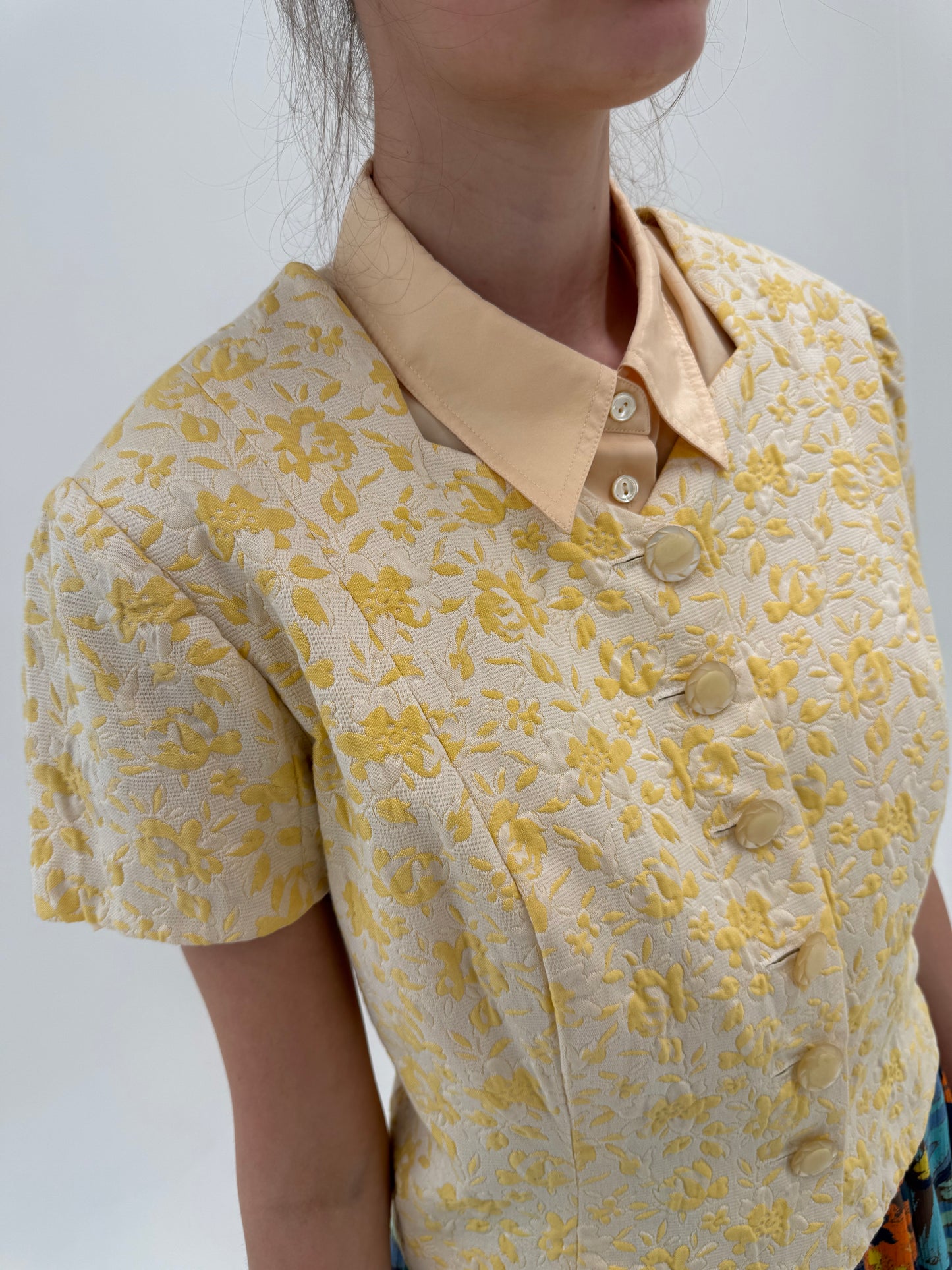 Sacou de vară cambrat butter yellow texturat în stil corsaj