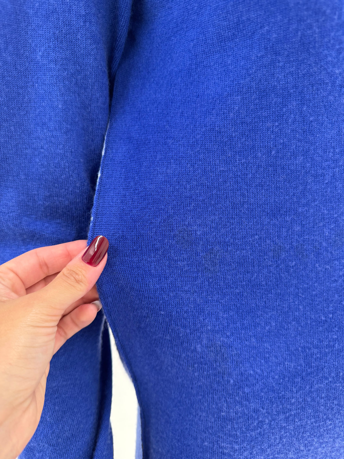 Pulover Armani cornflower blue din lanita extrafina în anchior