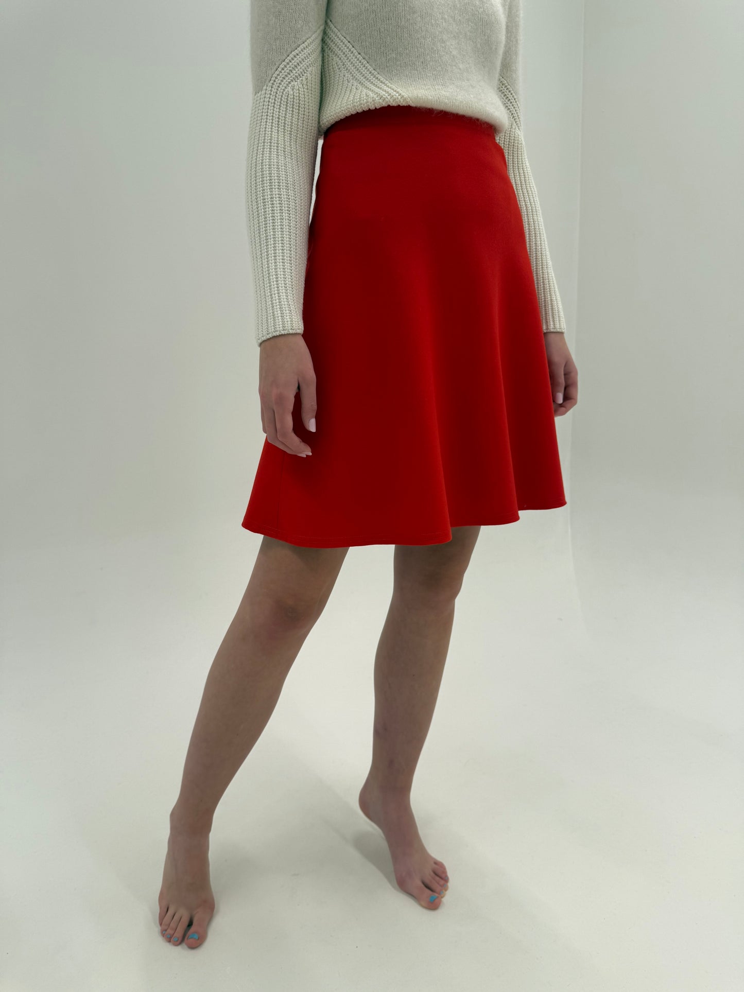 Fustă vintage cherry red din lana extrafina ușor structurată în croi amplu