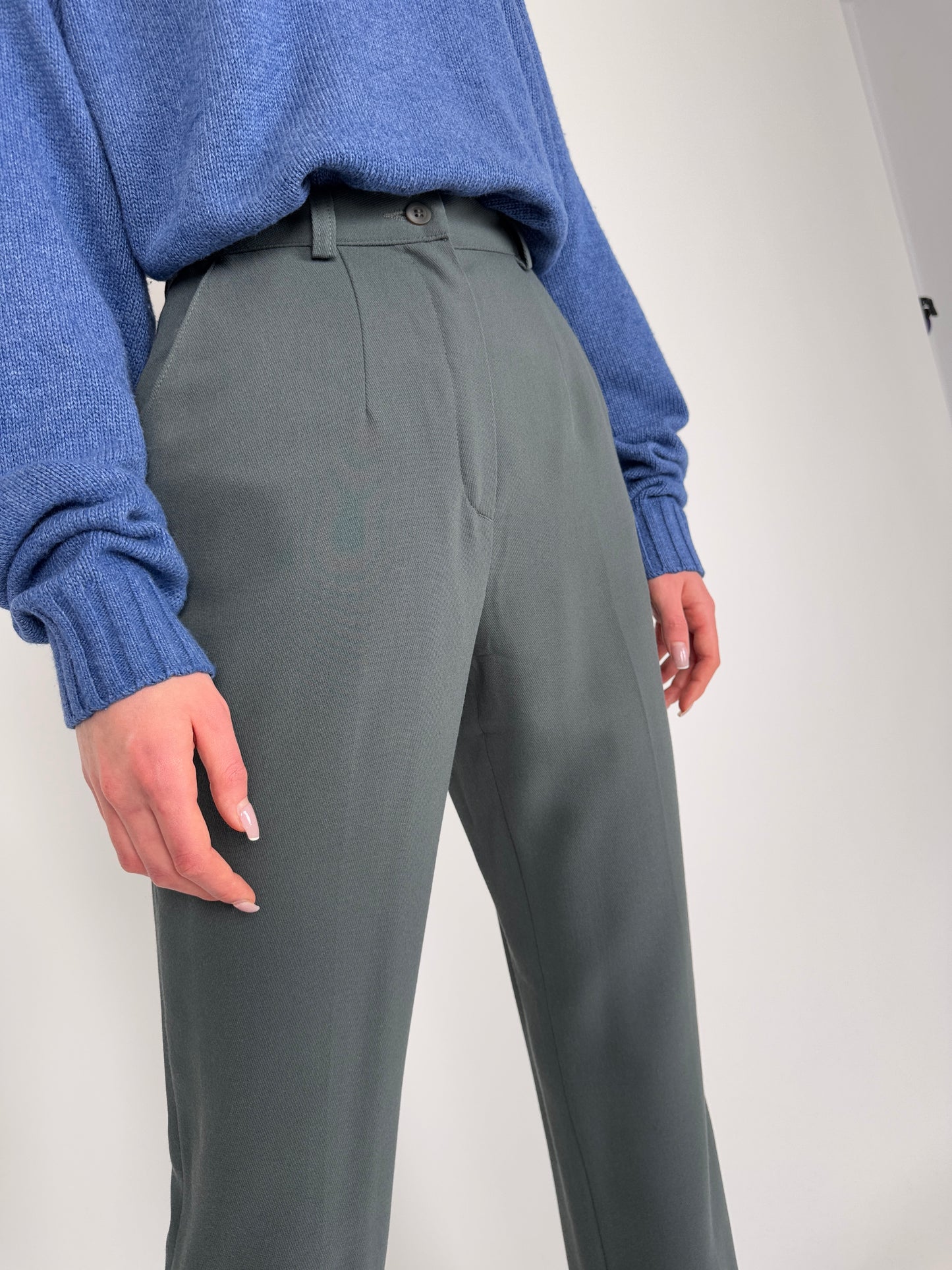 Pantaloni winter green cu talie ultra înaltă marcată din lana extrafina