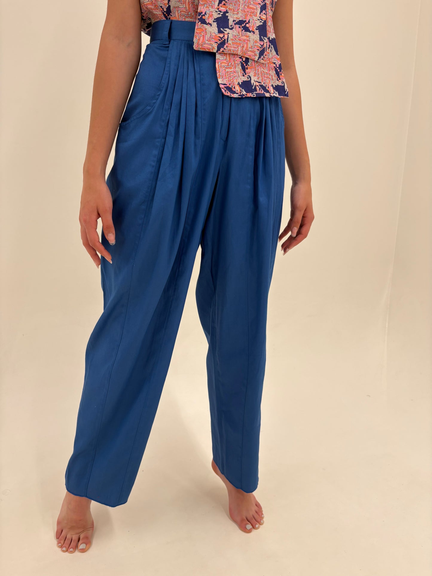 Pantaloni tall albastru ciel din bumbac satinat noi cu solduri ample drapate