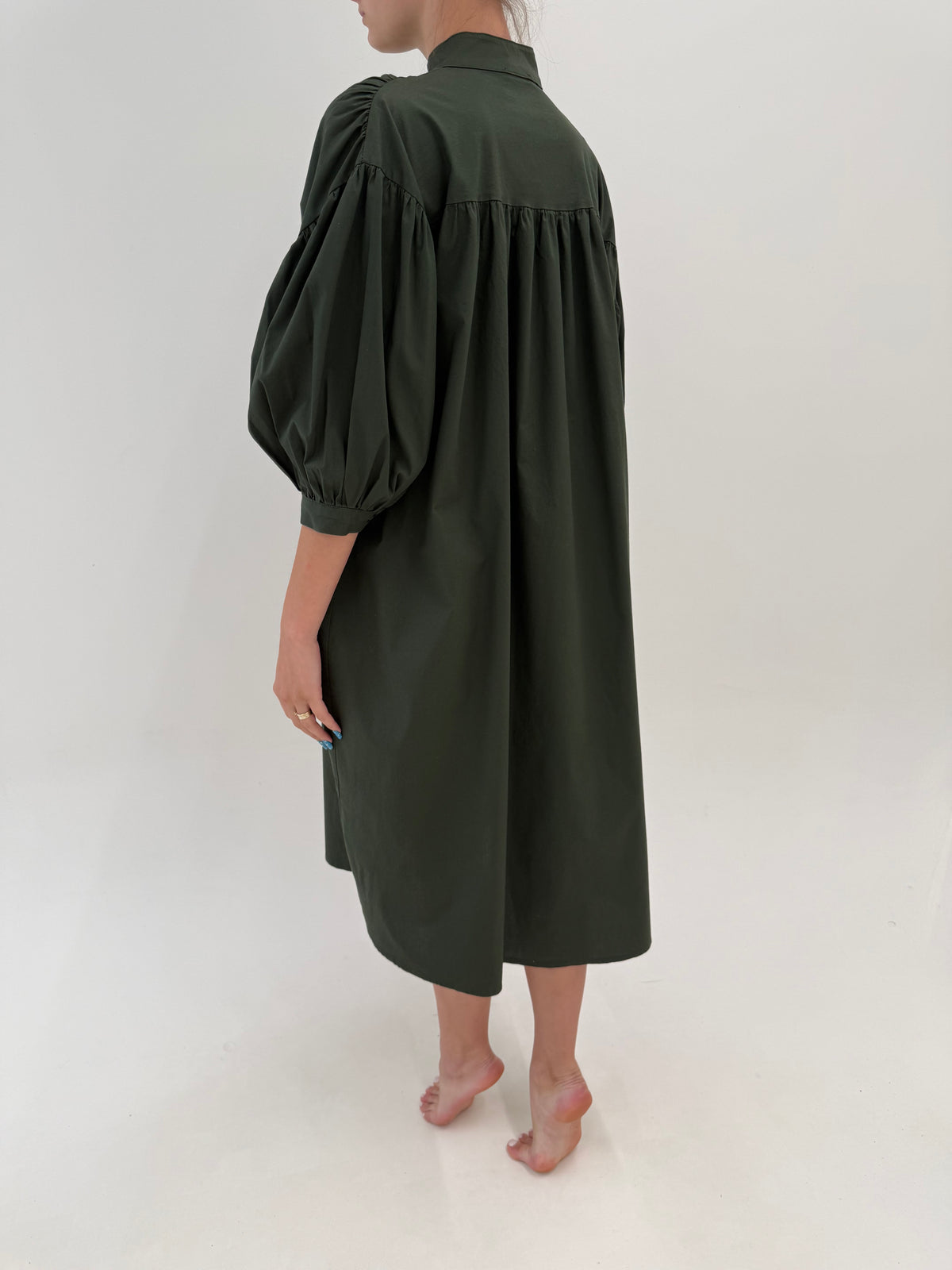 Rochie kaki italiana în croi oversized din poplin de bumbac cu buzunare