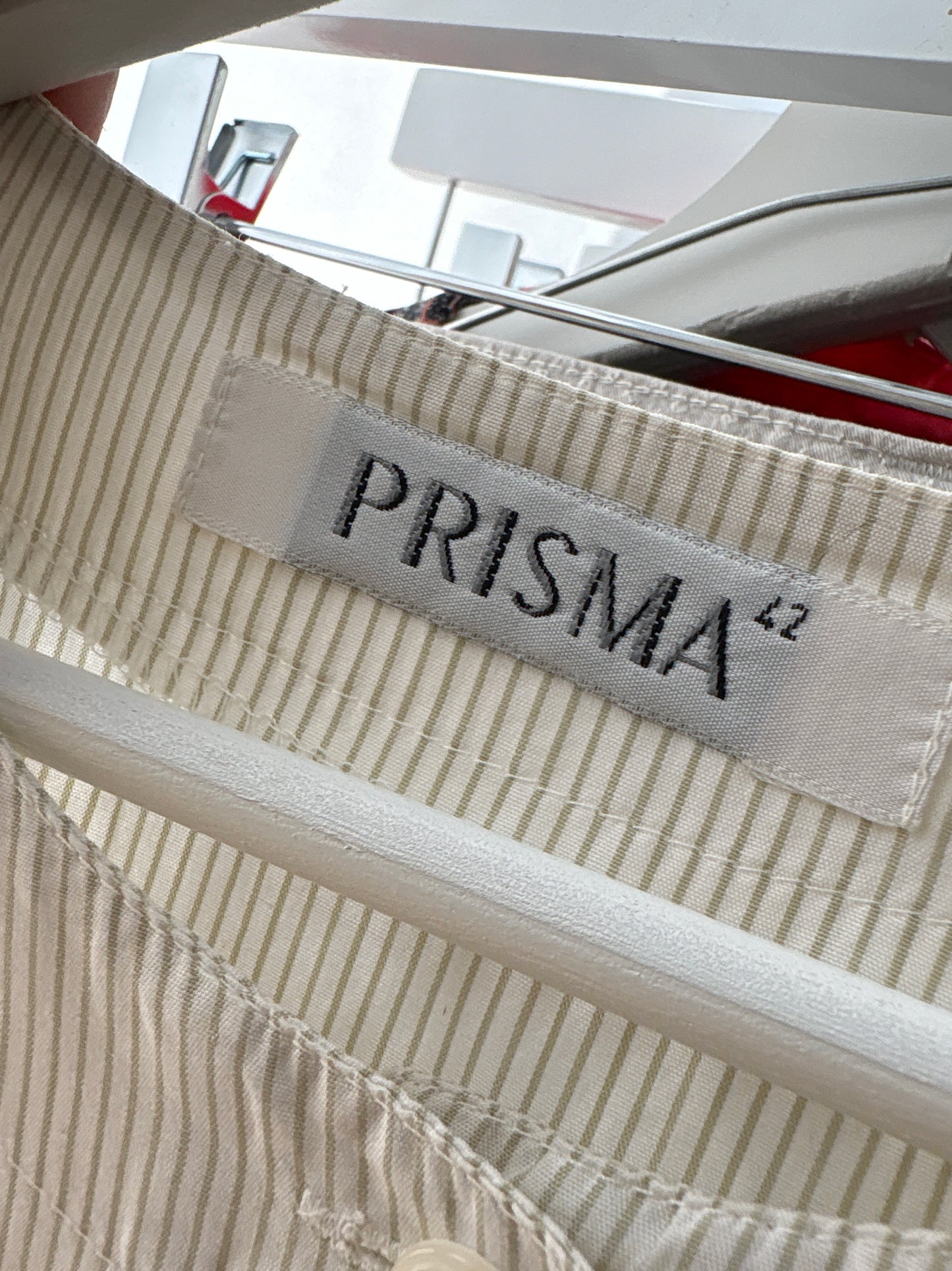 Cămașa italiana din bumbac premium în croi cambrat cu dungi fine camel verticale