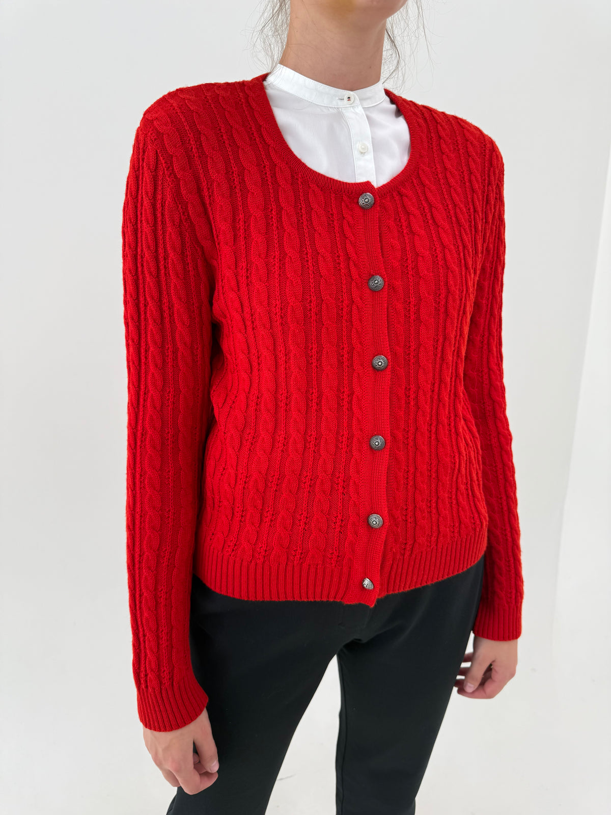 Cardigan vintage cu torsade din lana extrafina cherry red cu nasturi metalici argintii