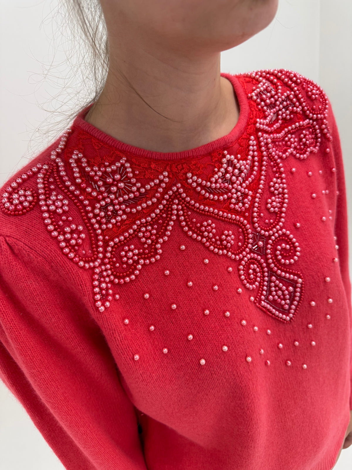 Pulover vintage bijuterie cu aplicații manuale din lana extrafina și Angora flamingo pink
