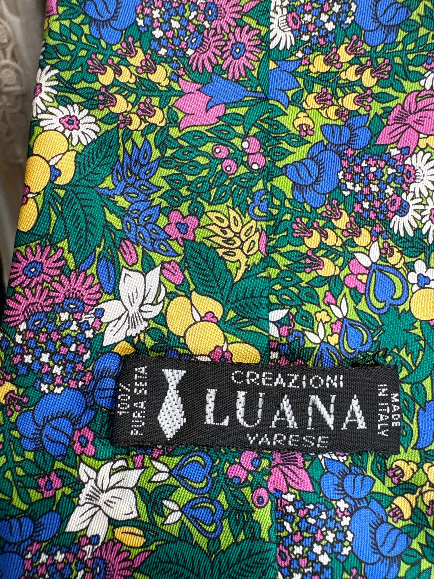 Cravata vede smarald din mătase naturală cu print floral