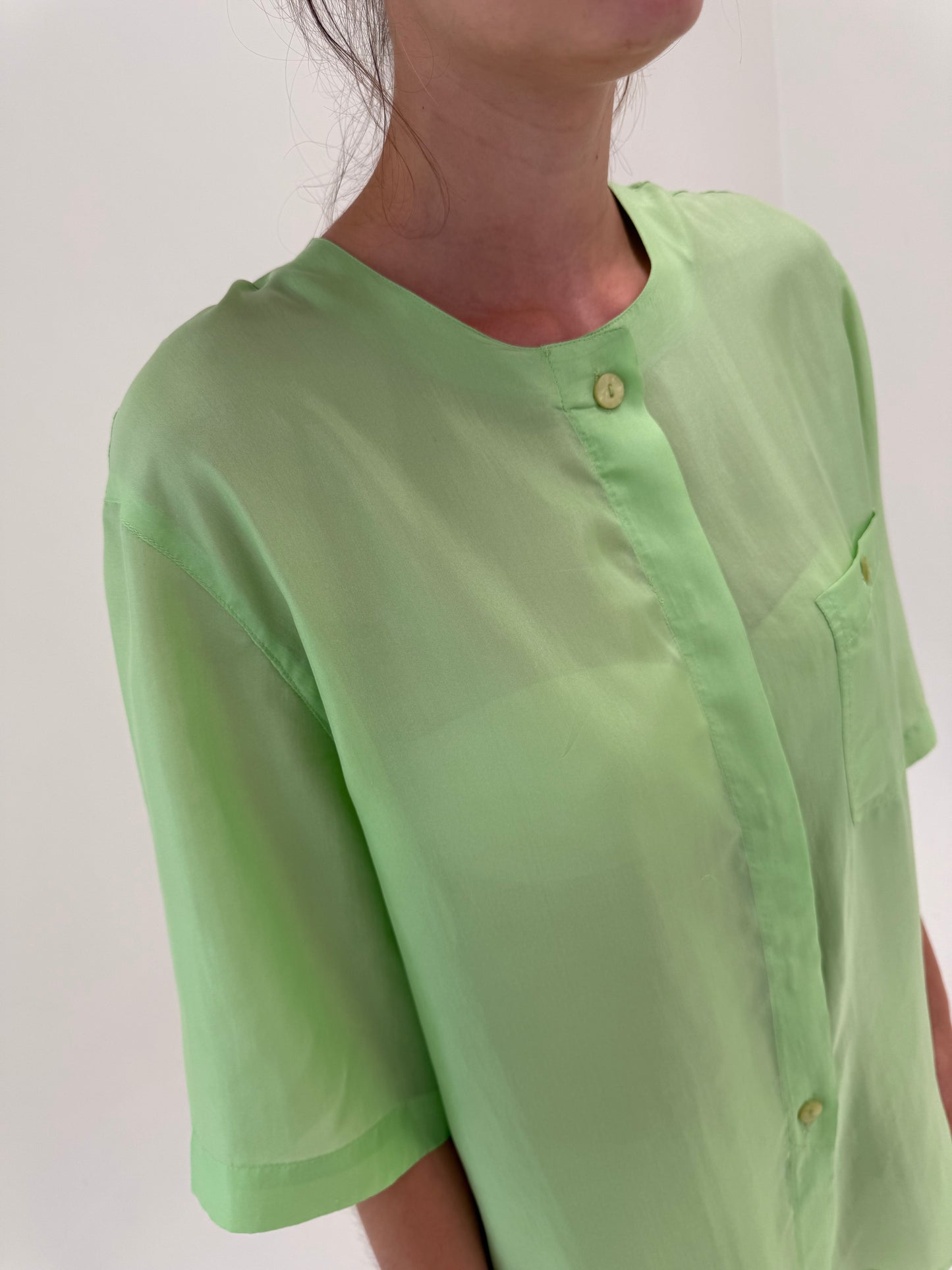 Camasa din mătase naturală verde crud în croi lung minimalist