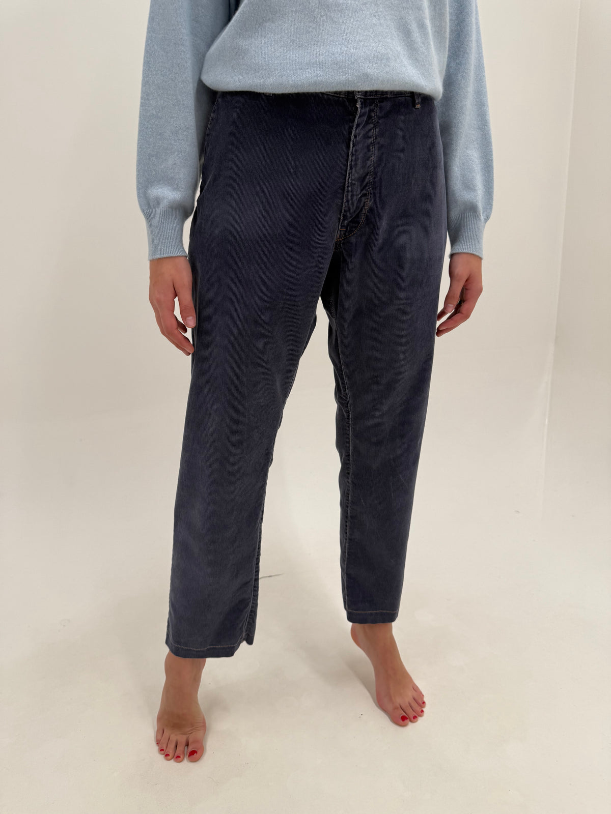 Pantaloni Burberry jeans blue din catifea raiata fin confort straight leg