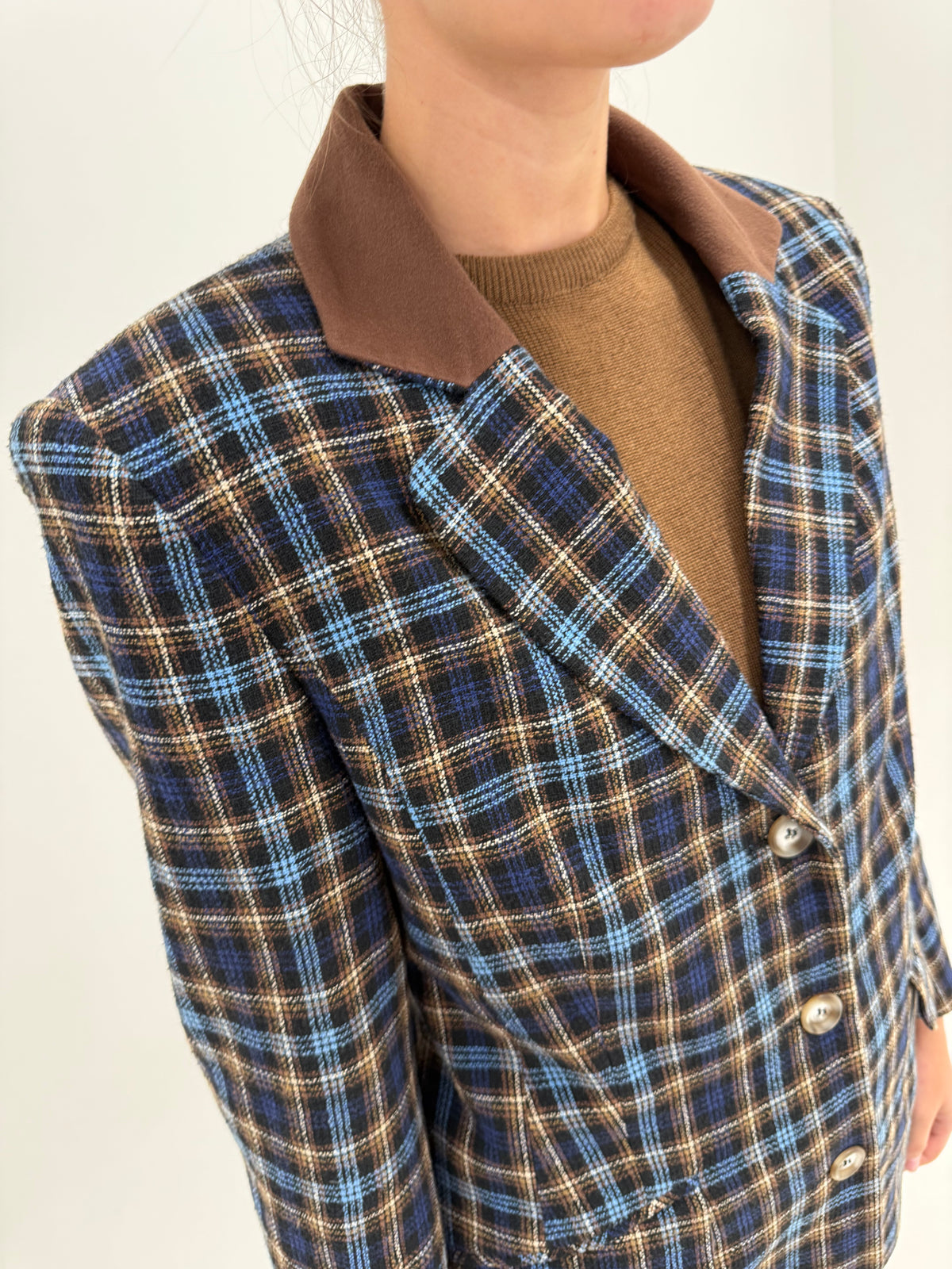 Sacou din tweed jeans blue din mix de lana extafina cu detaliu maro în croi ușor cambrat