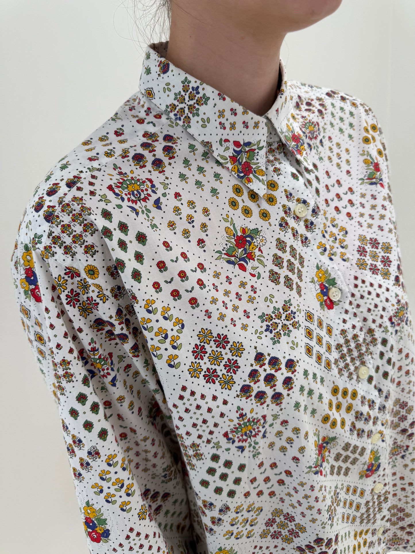 Cămașa de brand luxury vintage Cacharel din panzica de bumbac extrem de fină