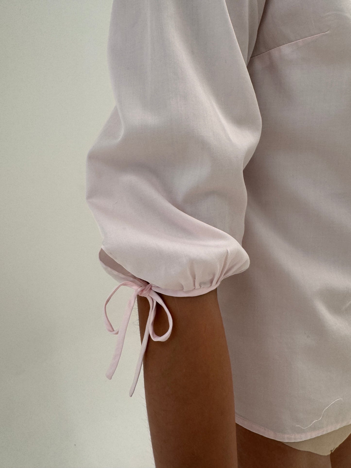 Cămașa vintage powder pink cu broderie din poplin ușor satinat premium