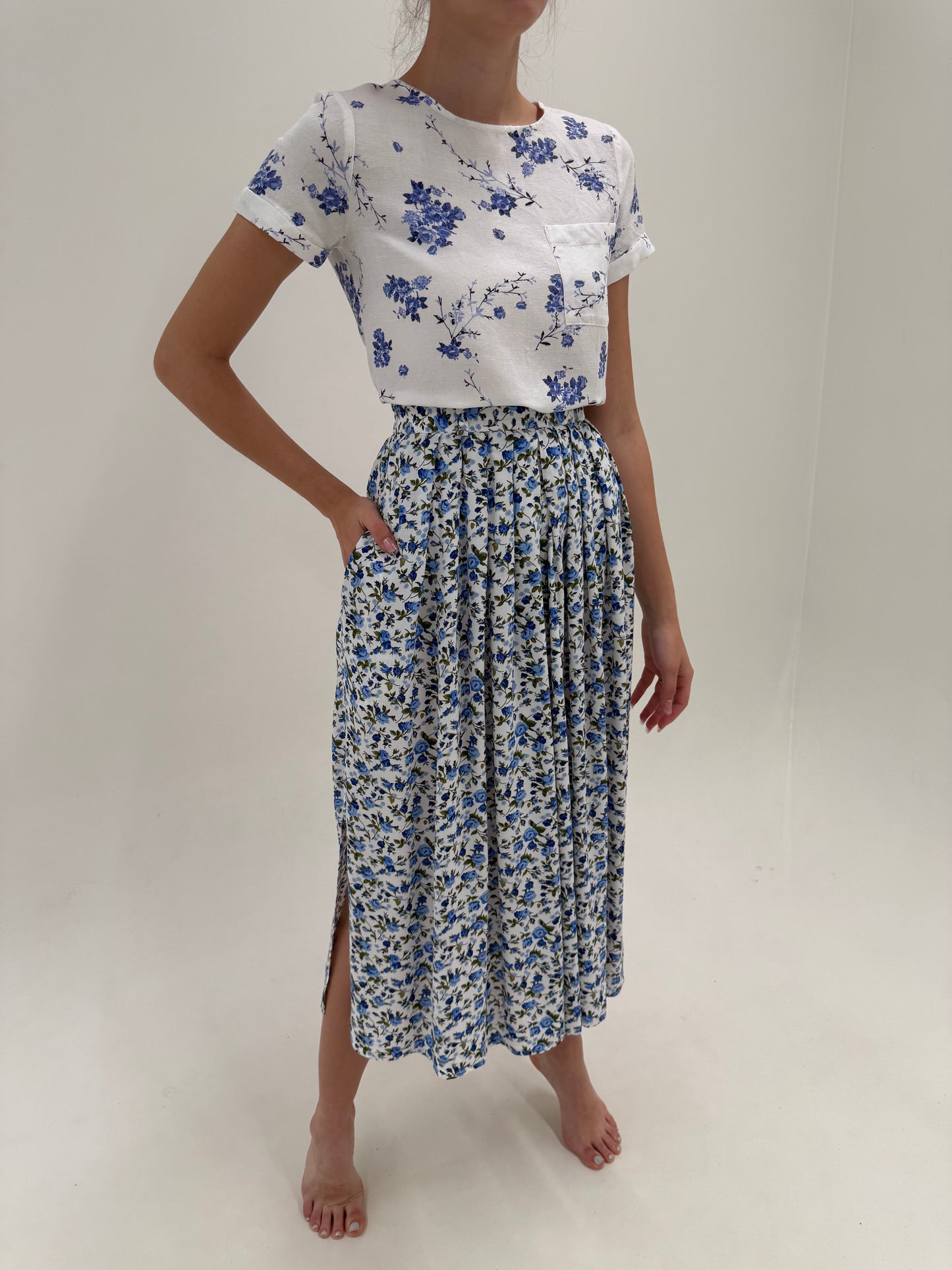 Fustă maxi cu print baby blue floral superb vaporoasă cu talie elastică