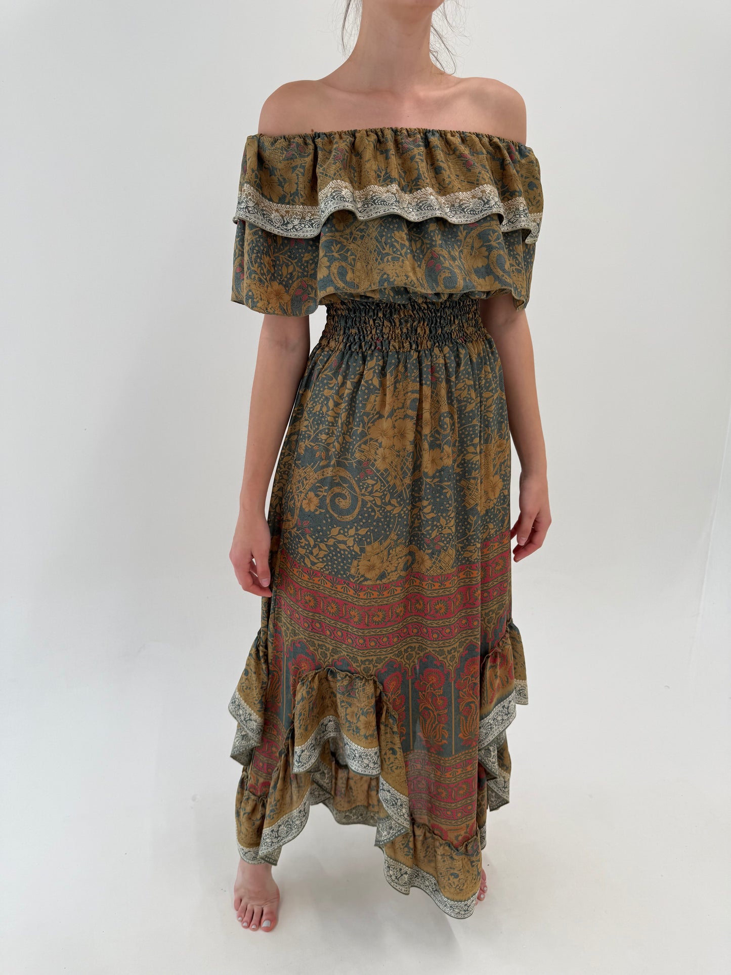 Rochie maxi boho 70% mătase naturală care se poate purta și cu umeri goi