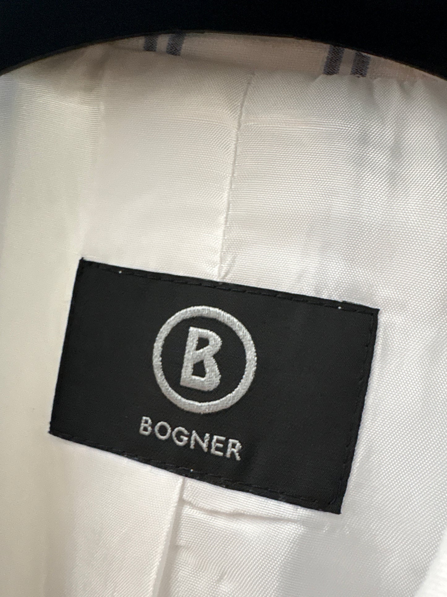 Sacou luxury Bogner din in cu dungi verticale în croi ușor cambrat