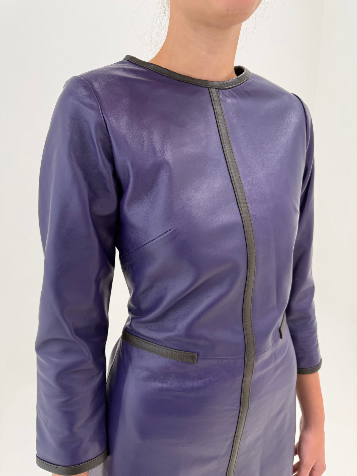 Rochie dark violet din piele naturală extra moale și extrem de fină