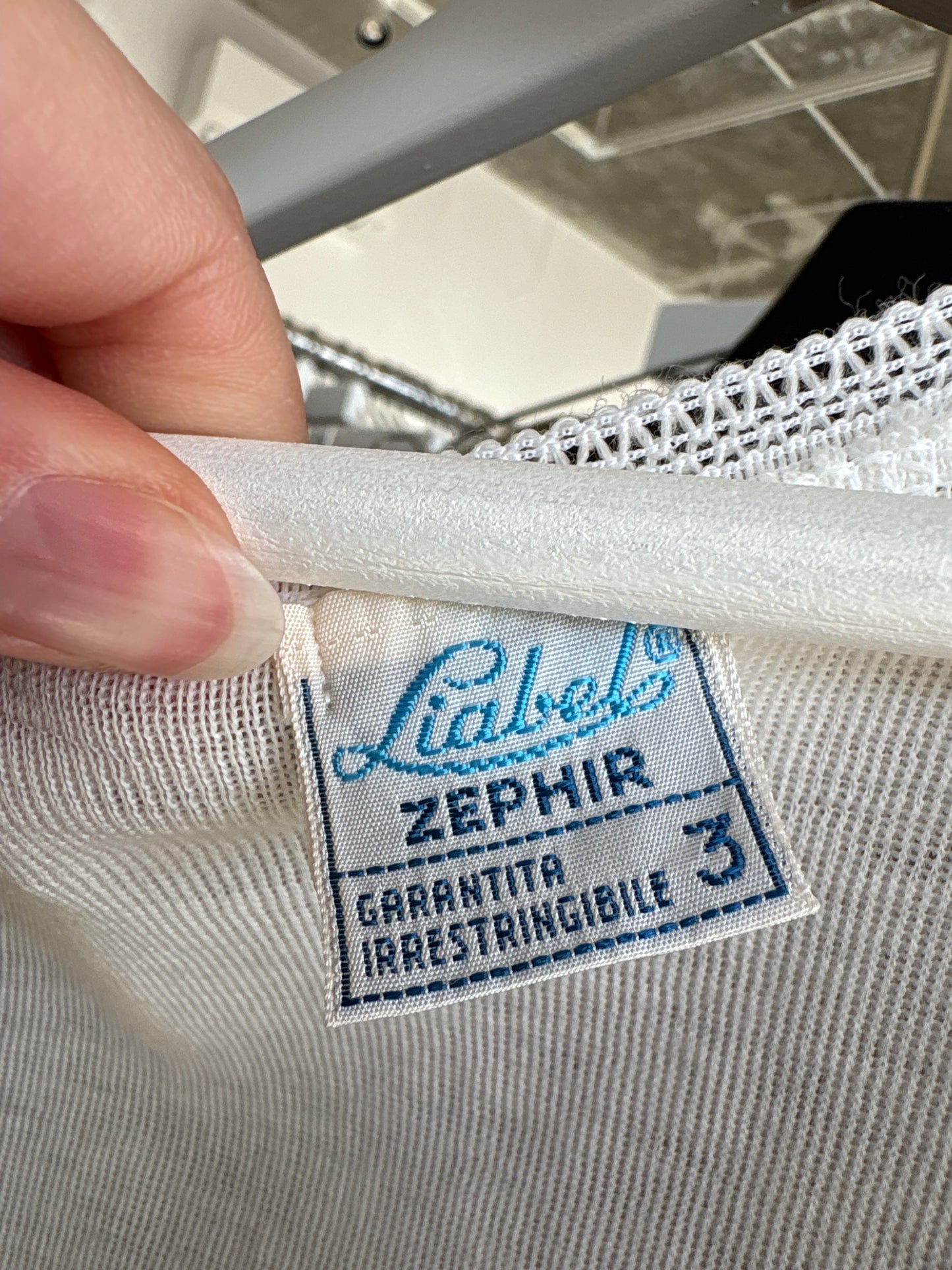 Maieu cambrat high end italian din lana extrafina irestringibila