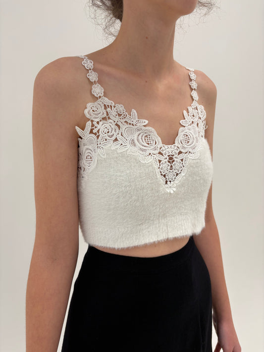 Top din mix de Angora cu inserții din dantelă macrame