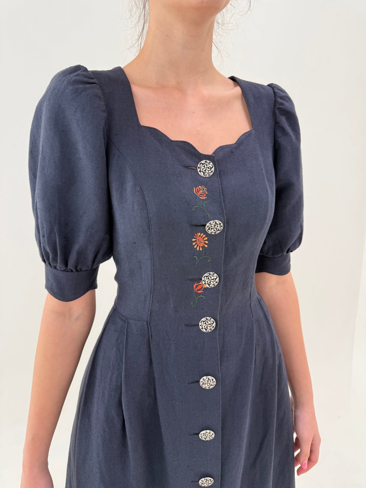 Rochie vintage maxi cu corsaj din pânză excptionala cu umeri ușor bufanți