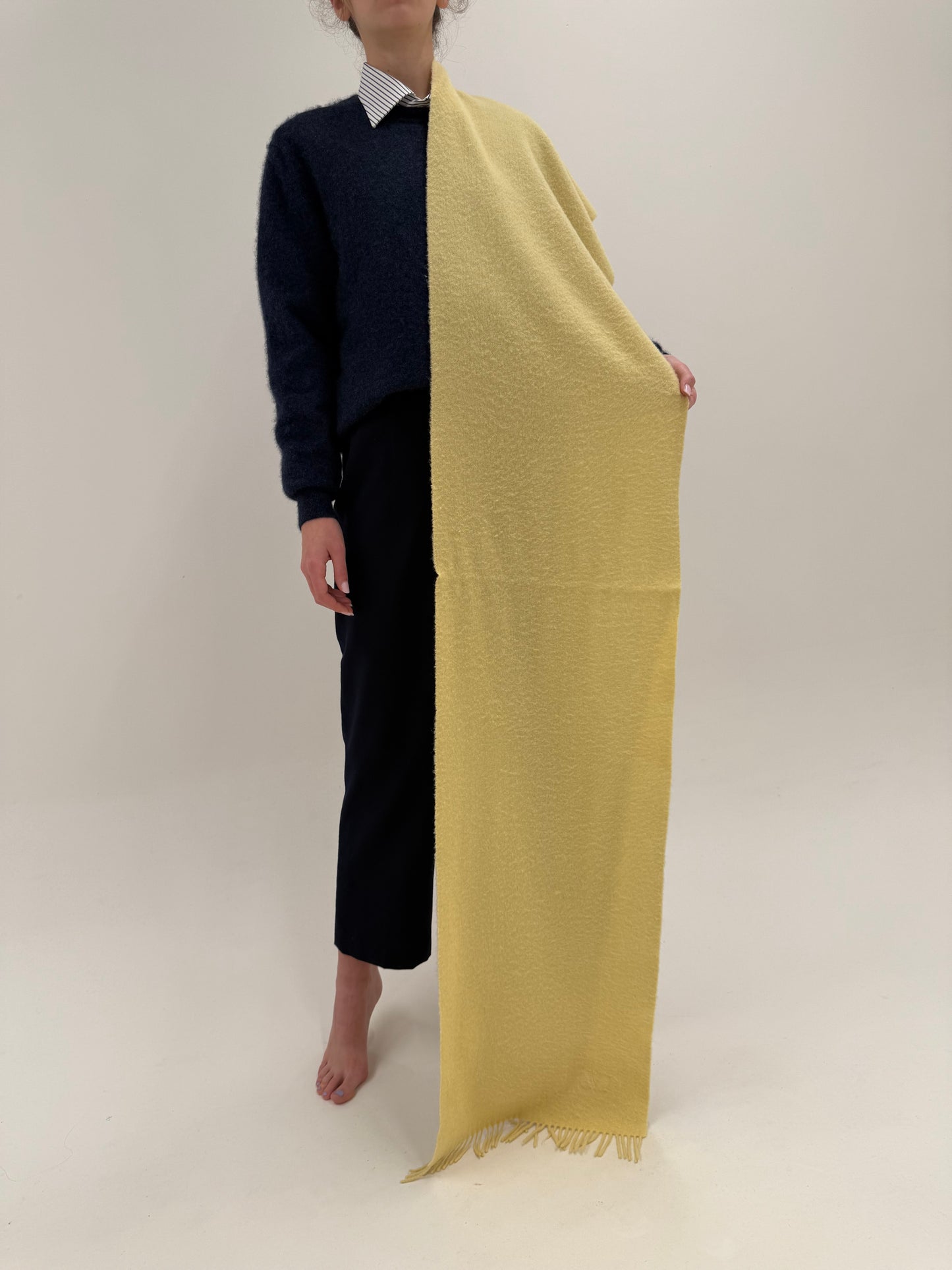 Fular Valentino butter yellow din lana extrafina