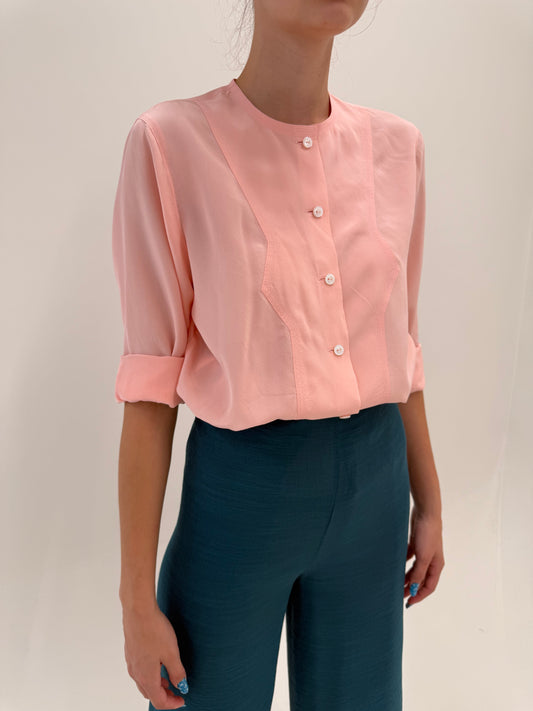 Cămașa vintage power pink din mătase naturală în croi retro modern