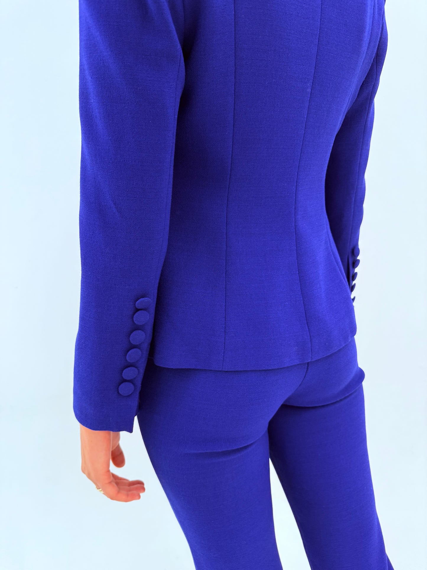 Costum albastru regal tall in croi ultra chic din material plin modelator