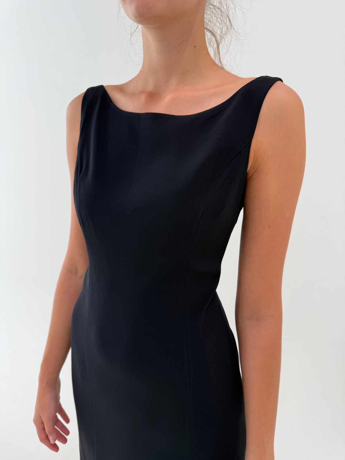 LBD Moschino excepțională de la business la cocktail în croi clasic mermaid