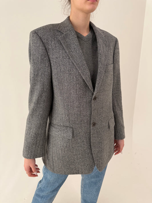 Sacou Hugo Boss în croi actual din lana și mătase naturală Chevron alb negru