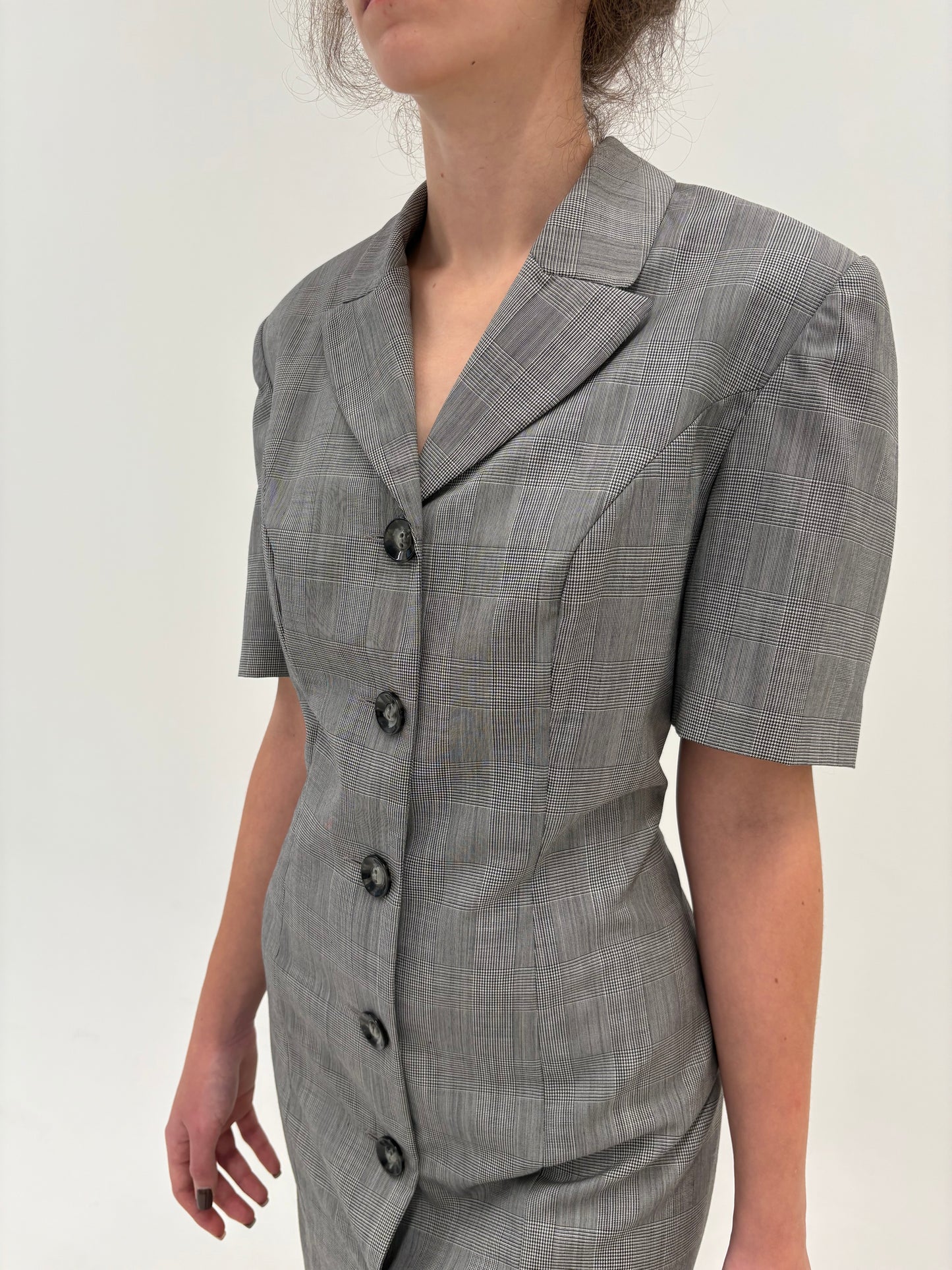 Rochie în carouri fine alb negru din stofă de lana extrafina