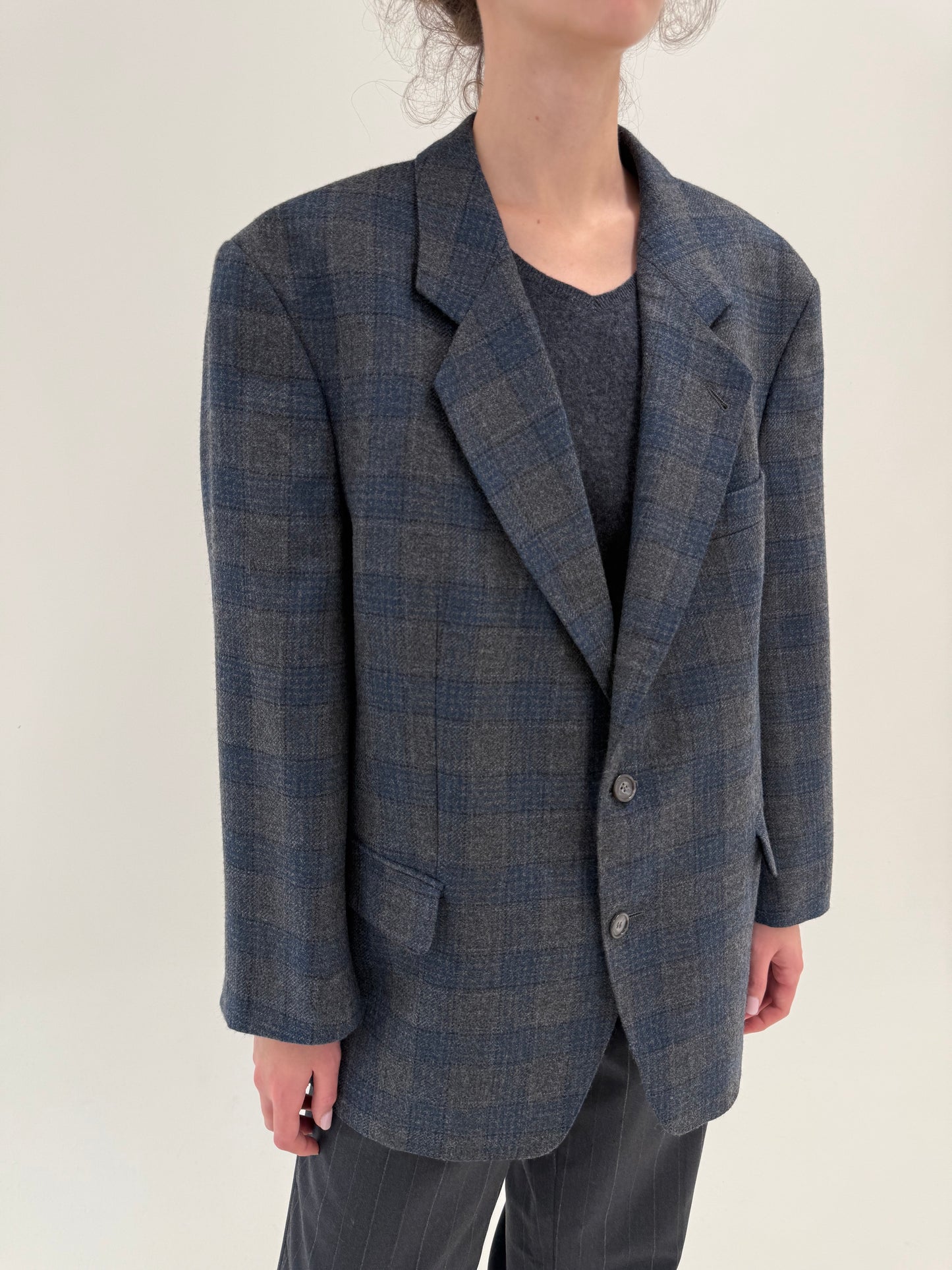 Sacou vintage în croi actual din lana plină extrafina certificată și culori neutre