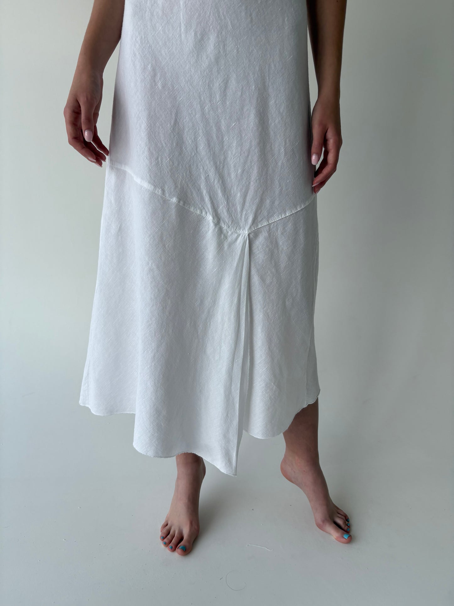 Rochie maxi în croi minimalist din in