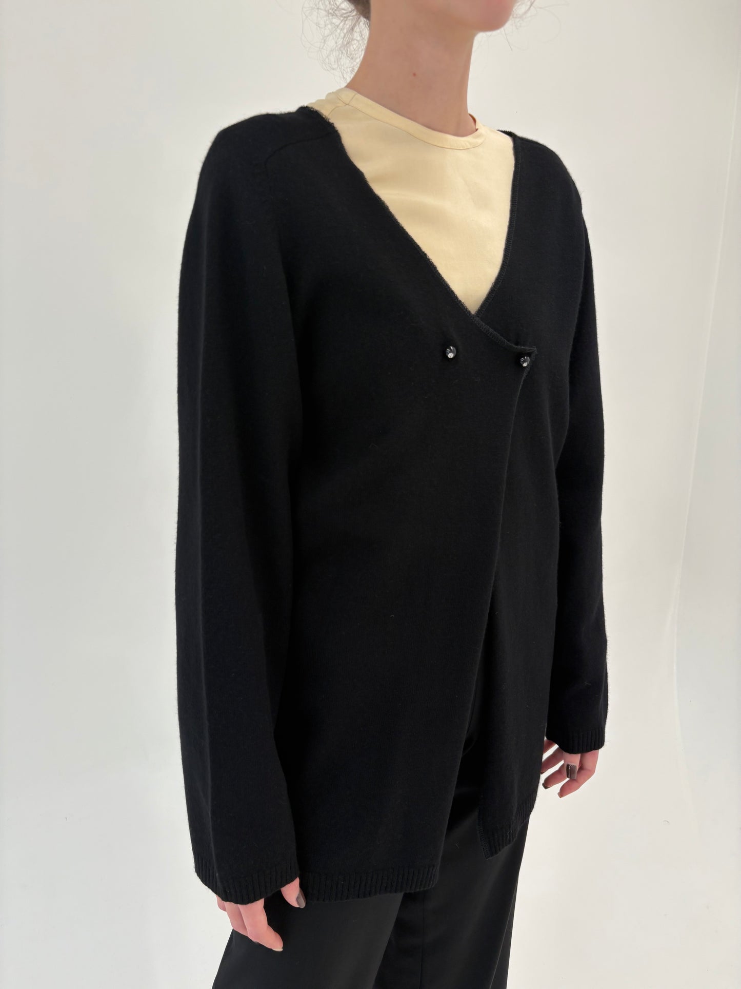 Cardigan de brand super premium italian  în croi lung negru din lana extrafina