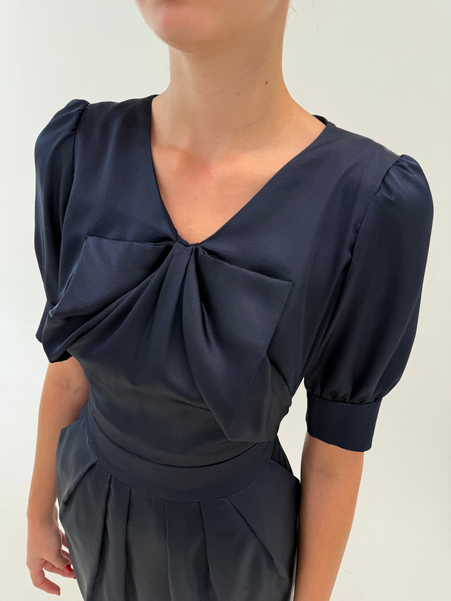 Rochie de la business la cocktail midnight blue din mătase naturală plină texturată