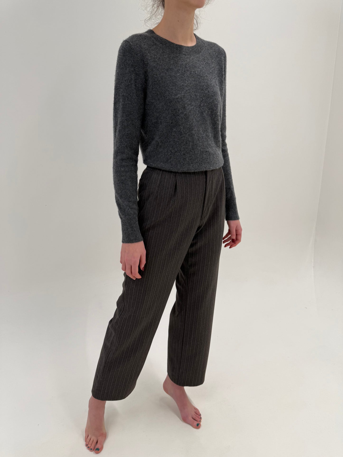 Costum high end italian din stofă luxury Cerutti taupe plină cu dungi fine verticale