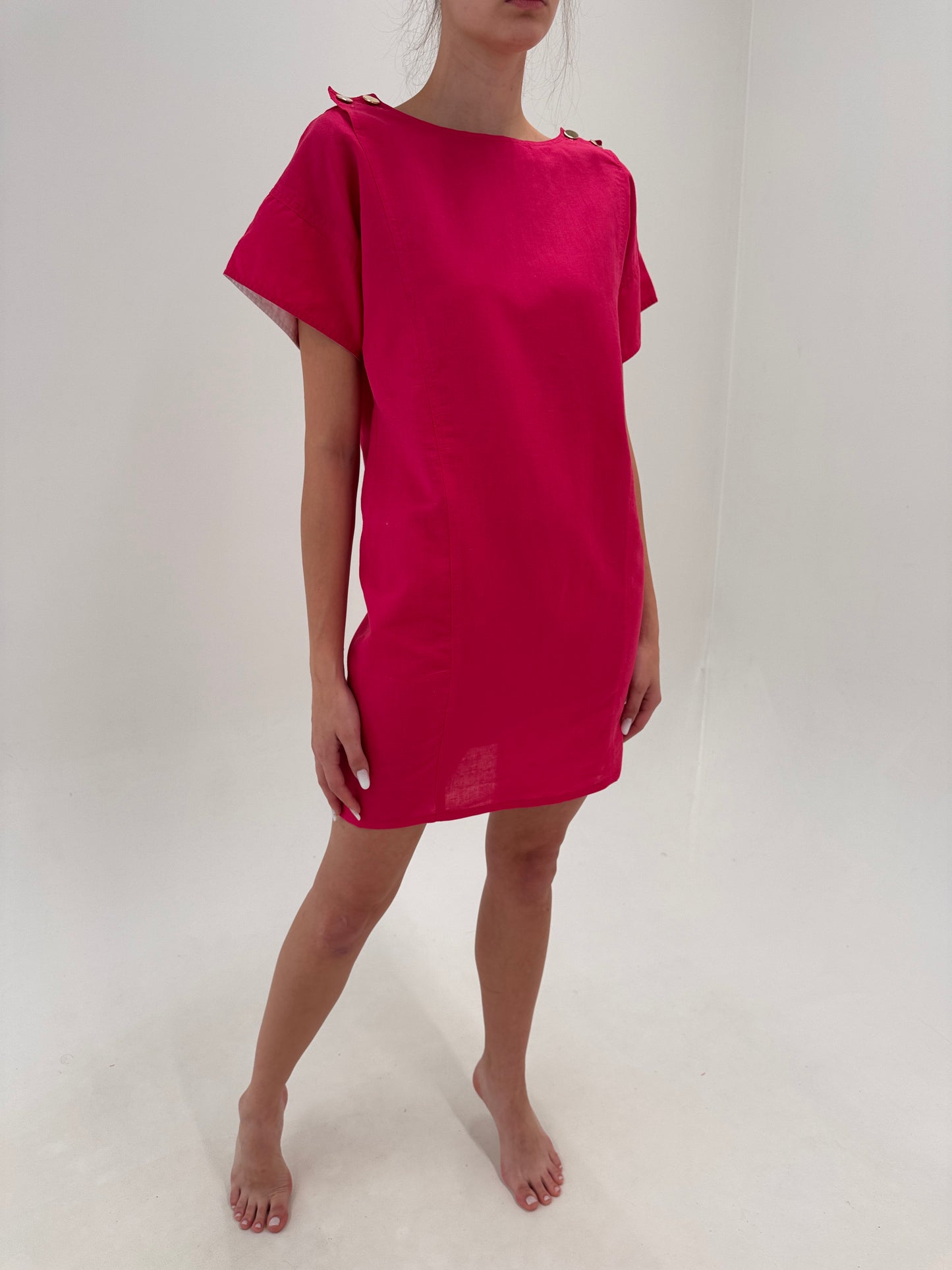 Rochie vintage în croi retro modern fucsia din in premium cu nasturi aurii