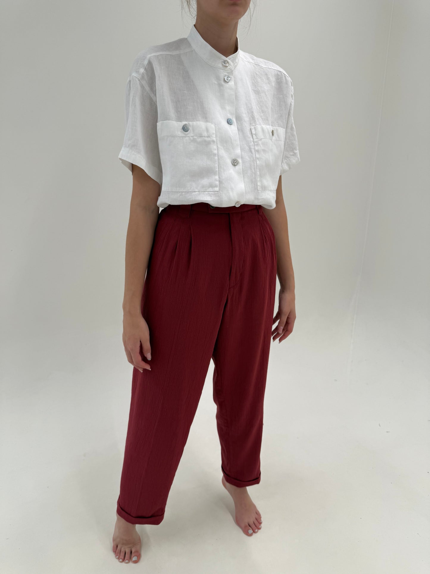 Pantaloni tall cu pense în nuanța superbă din pânză cu talie ultra înaltă