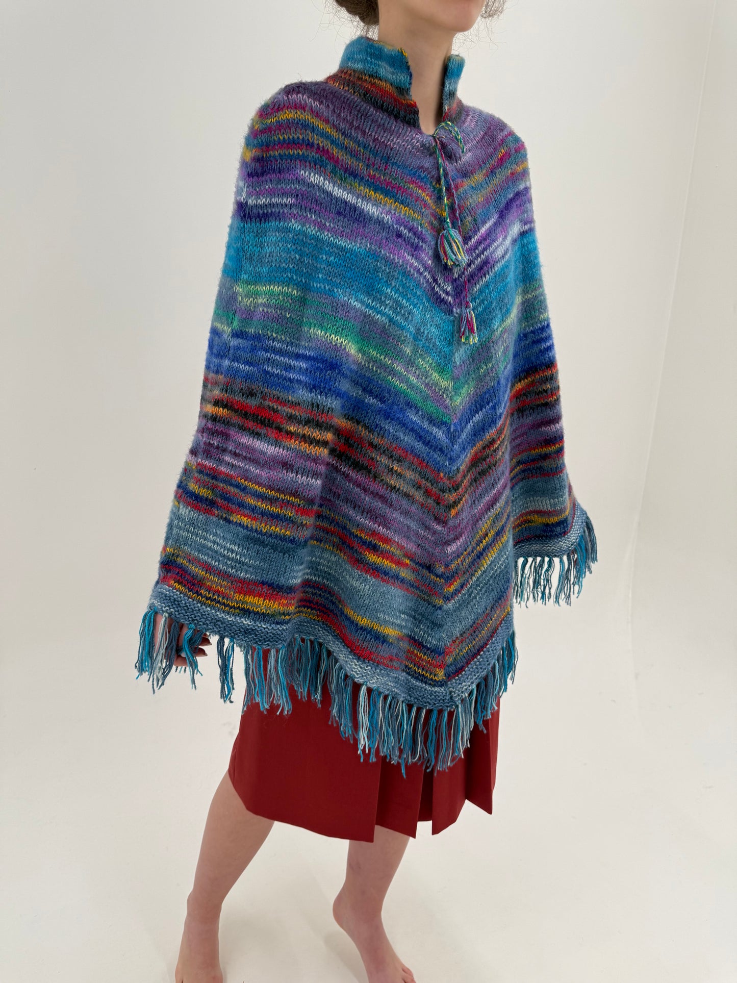 Capa lungă din tricot curcubeu din alpaka