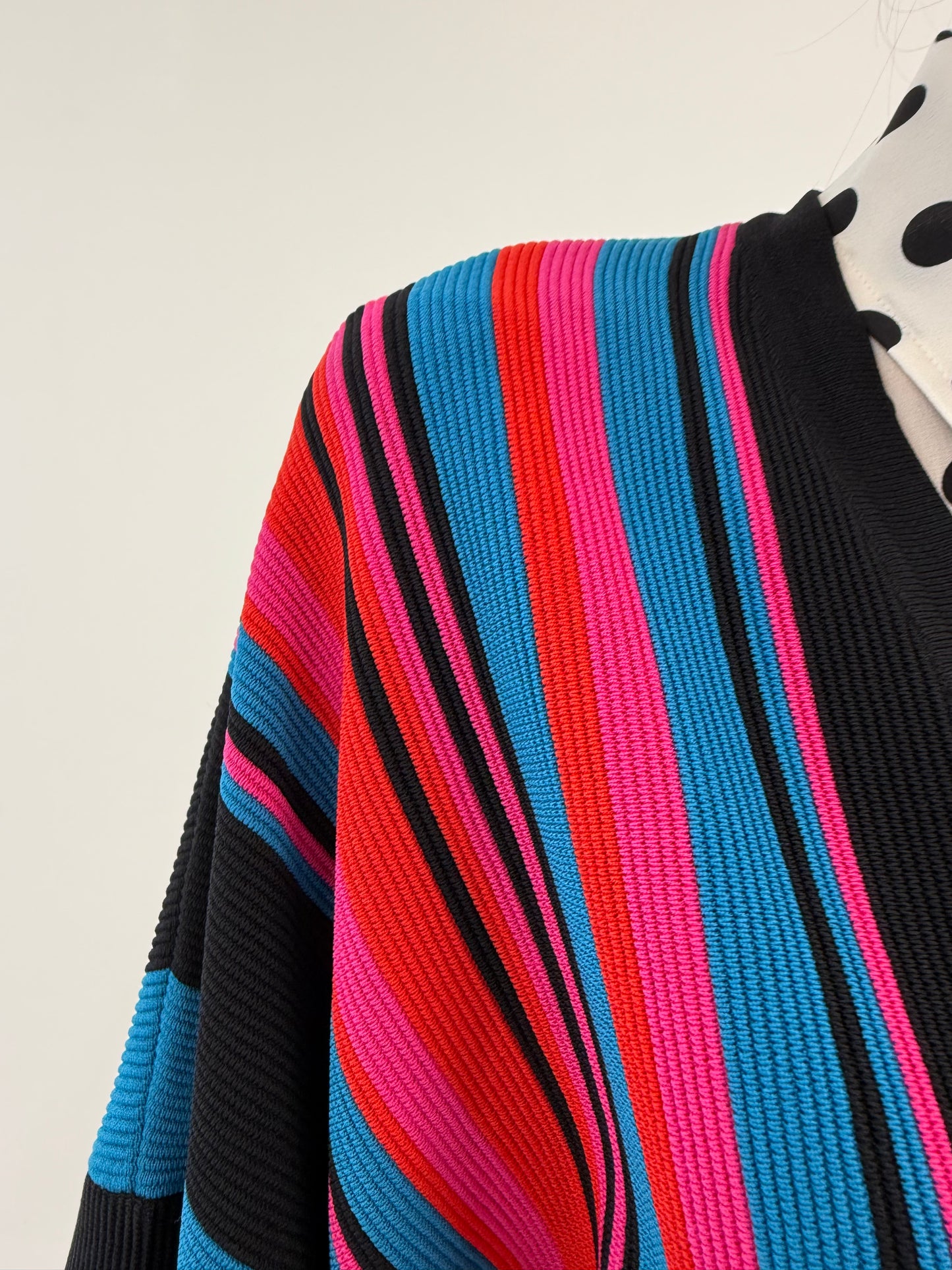 Cardigan lung negru luxury Trussardi cu dungi în culori tari și influențe de kimono