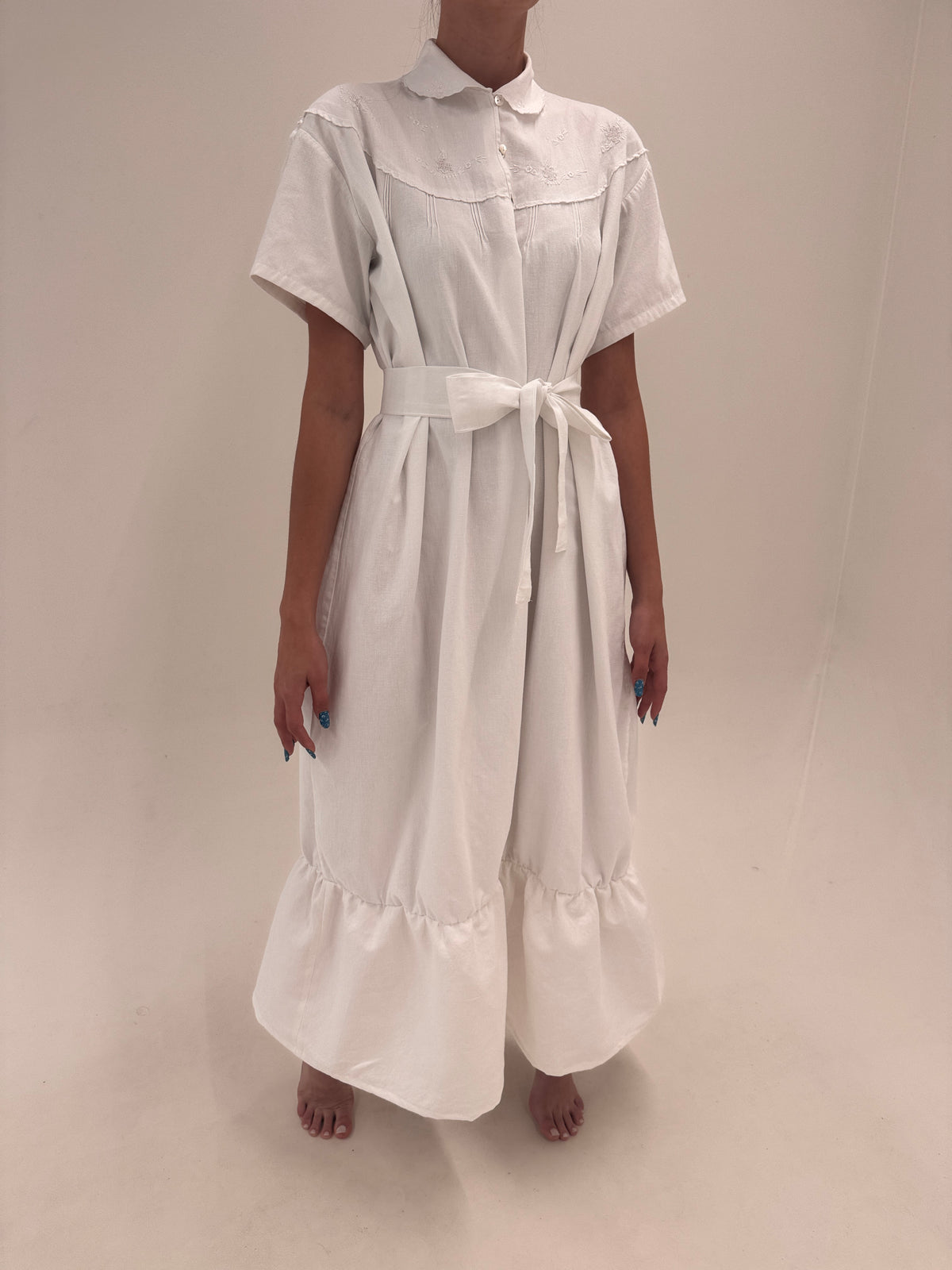 Rochie maxi cu broderie manuală din pânză excepțională de in cu cordon