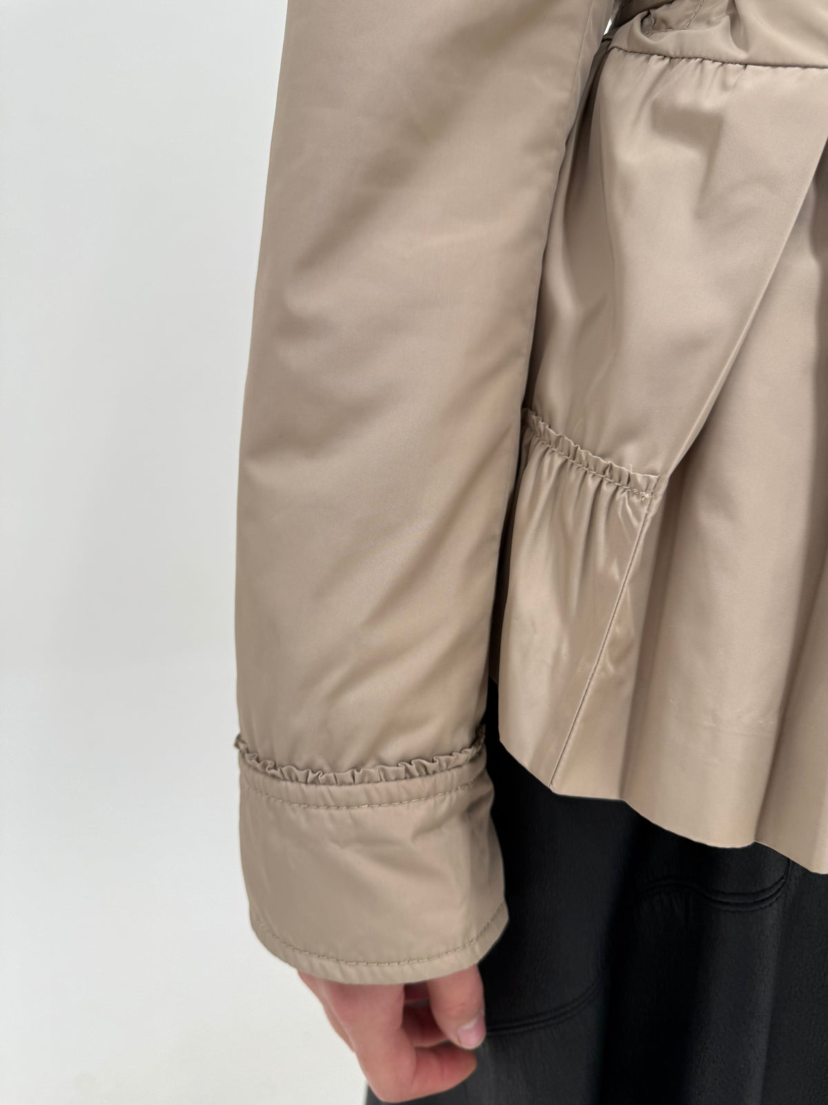 Geaca Escada camel lightly padded de toamnă cu efect de peplum și talie marcată