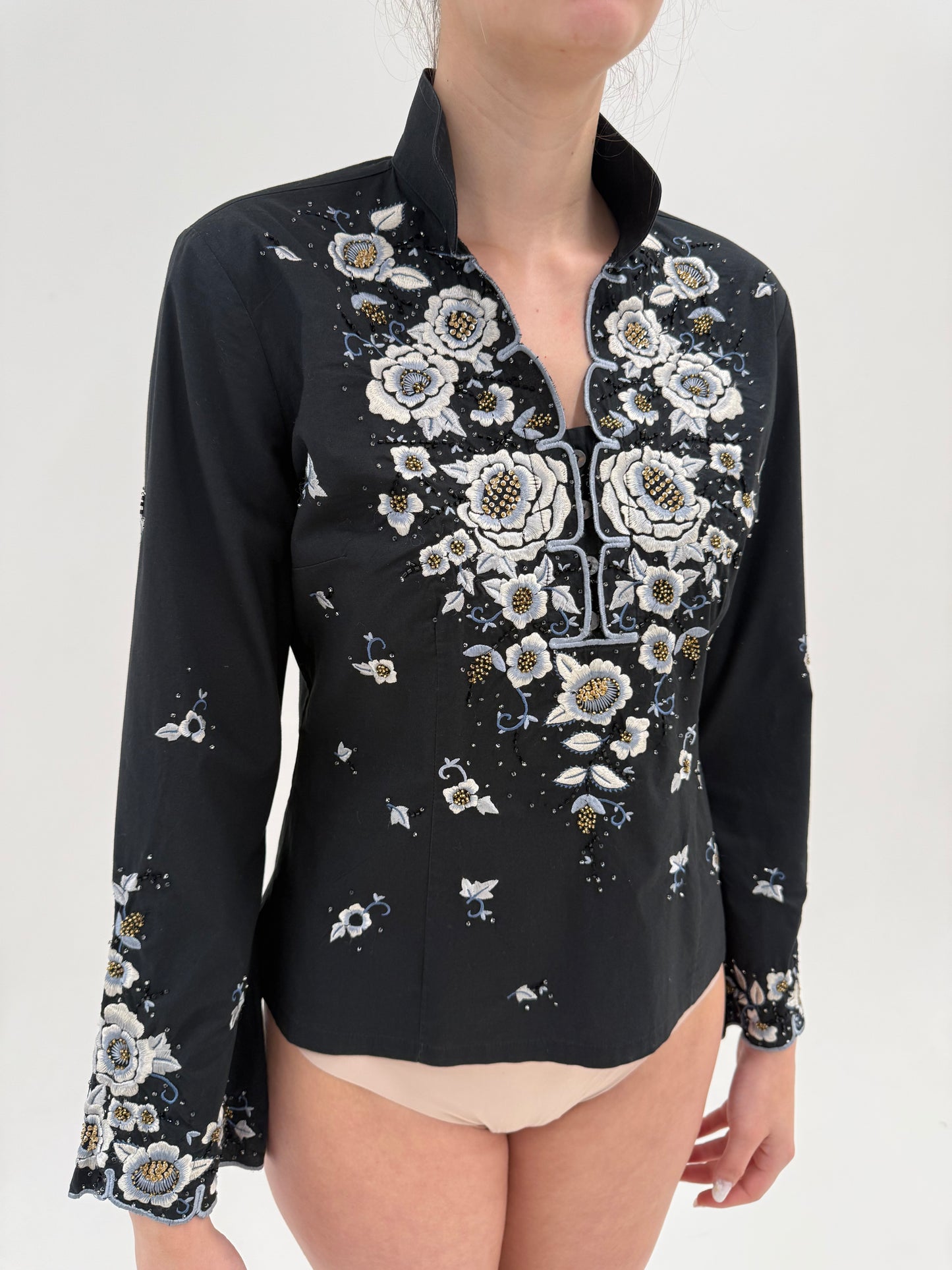 Cămașa excepțională brodată de brand luxury Nara Camicie