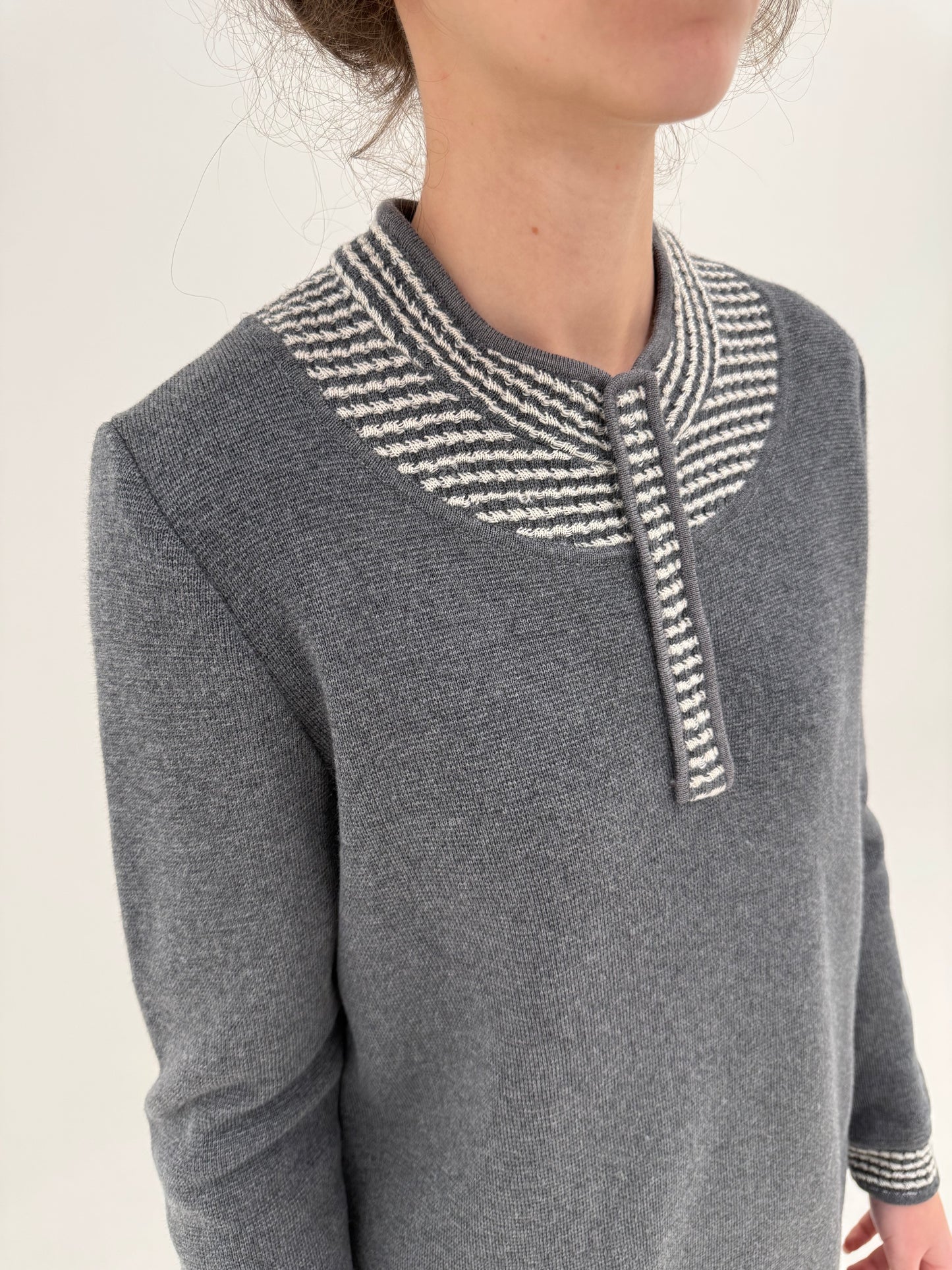 Pulover italian din lana merino extrafina de gramaj mare cu detalii chic