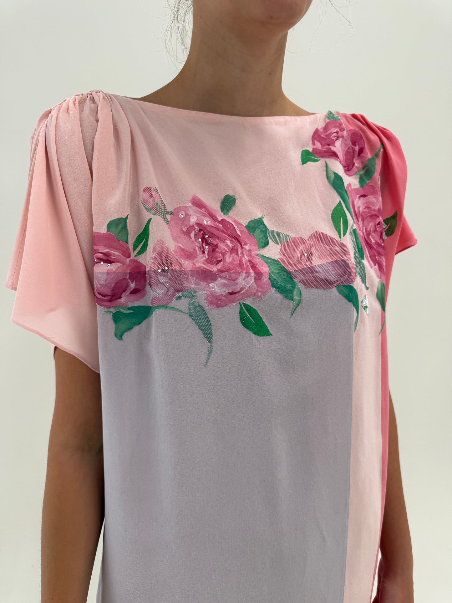 Rochie vintage din mătase naturală cu umeri drapați în culori pudrate și croi boxy