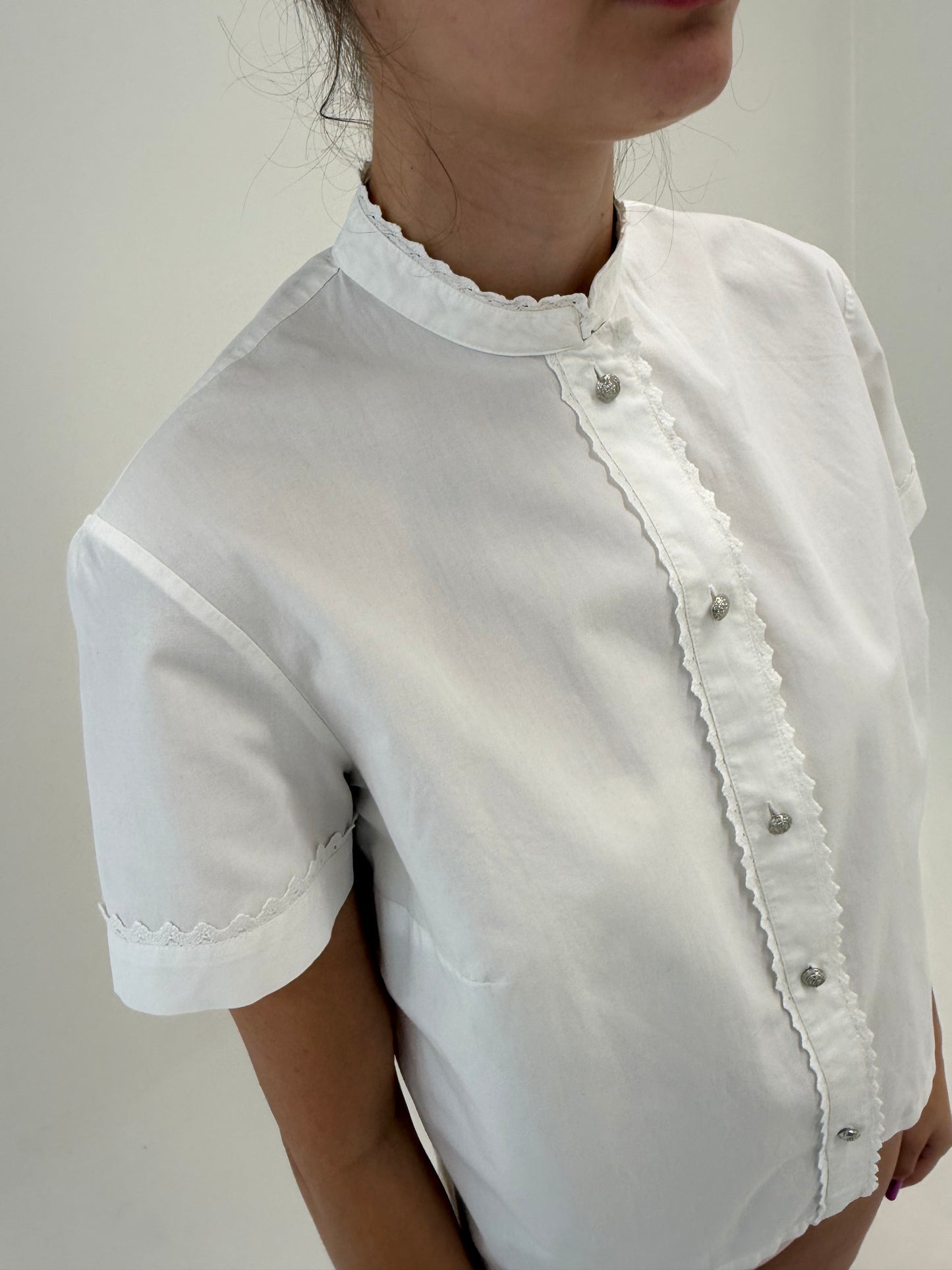Cămașa vintage din poplin premium de bumbac cu inserții de dantelă