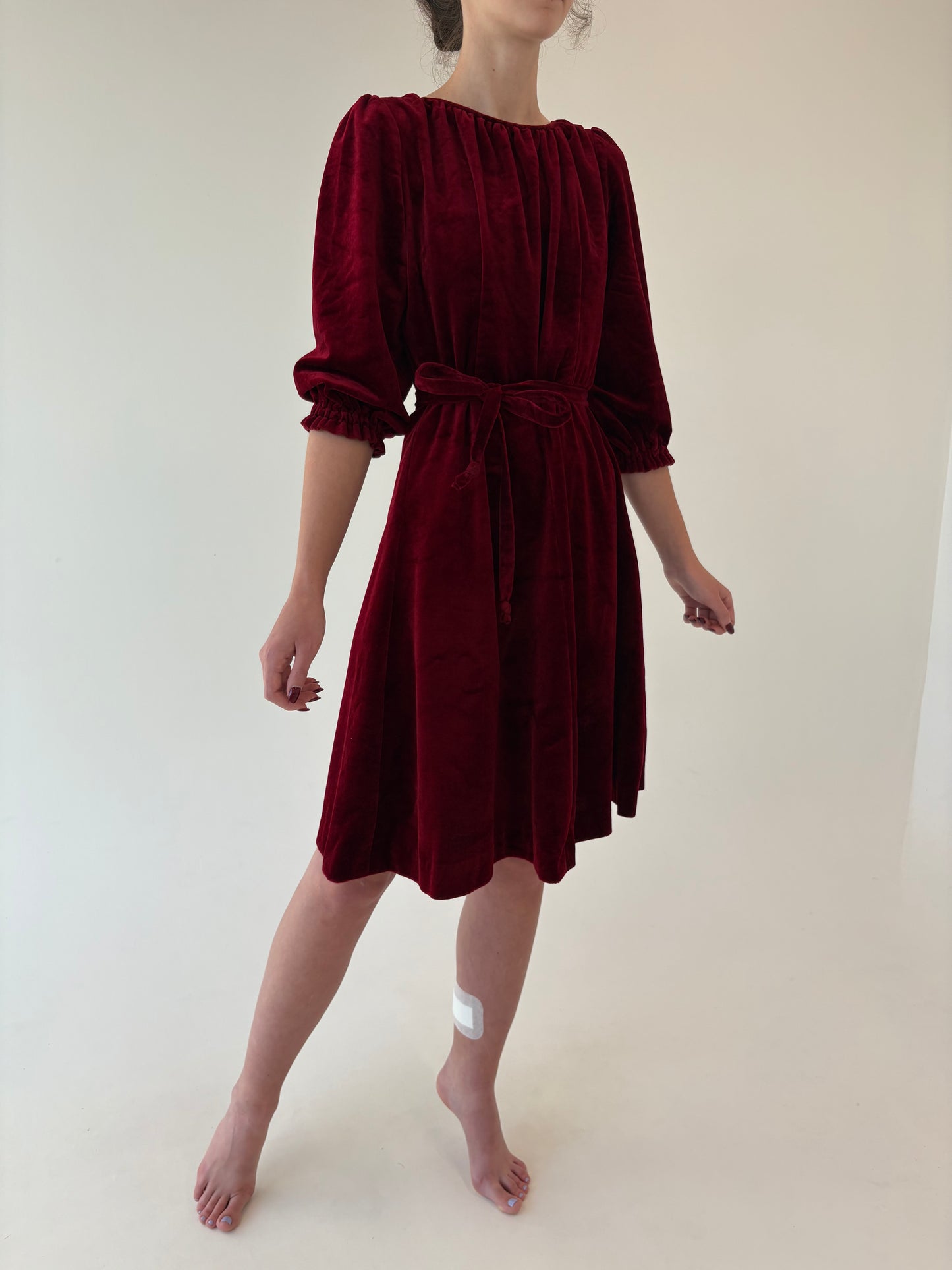 Rochie Old vintage anii 70 din catifea excepțională dark cherry red