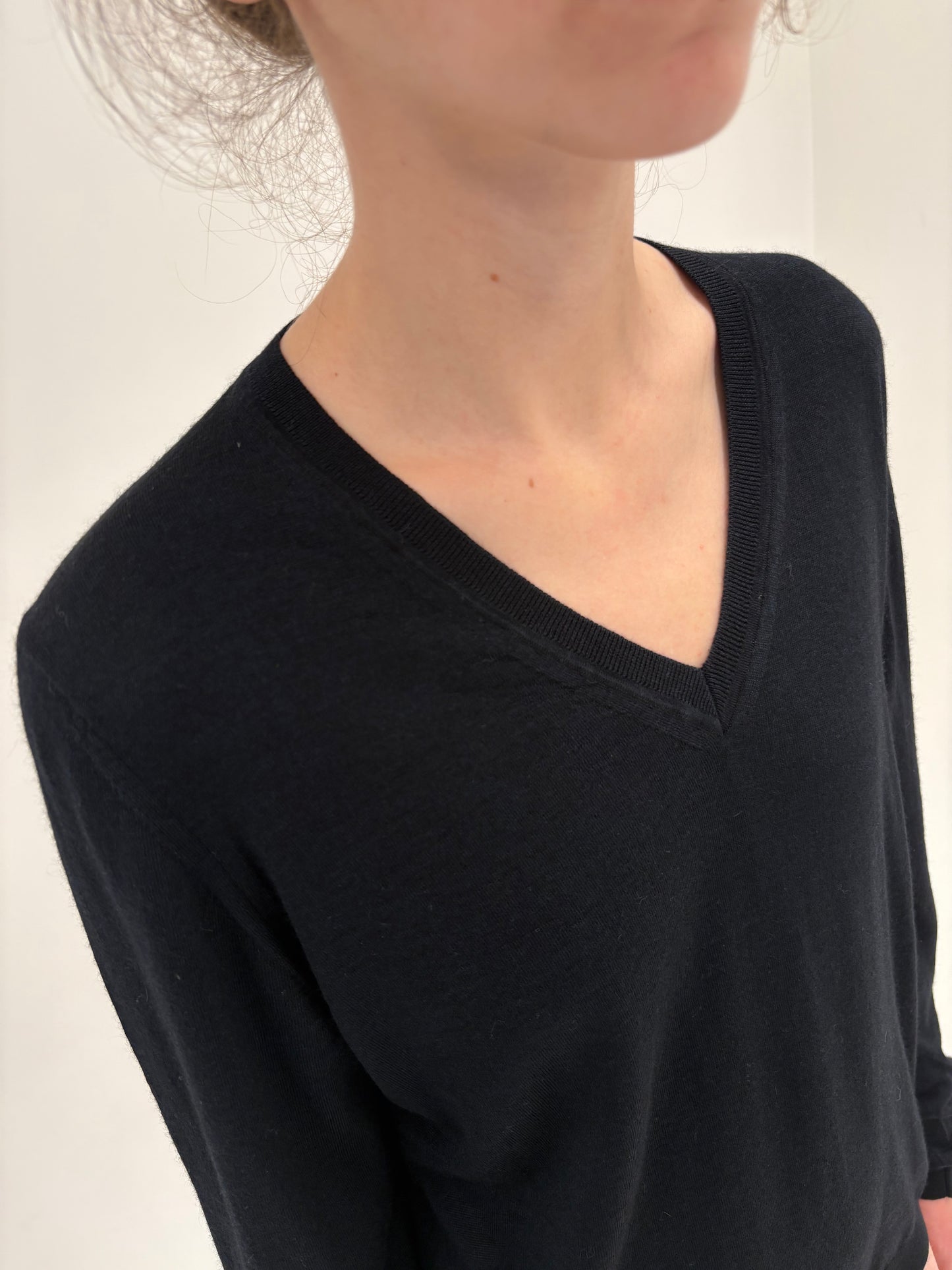 Pulover negru de brand din cașmir și mătase naturală