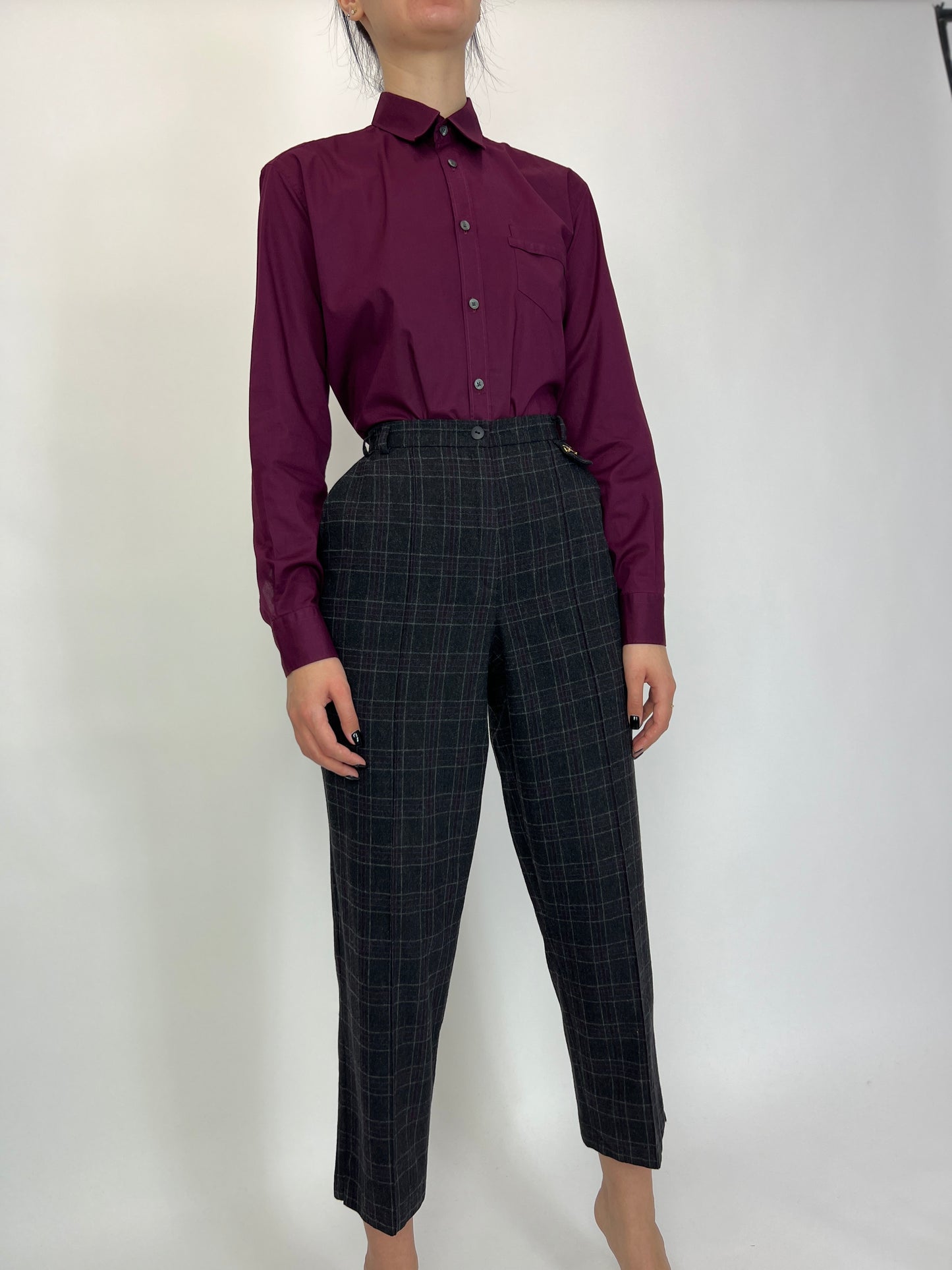 Pantaloni din lana fina cu carouri aubergine și talie elastică