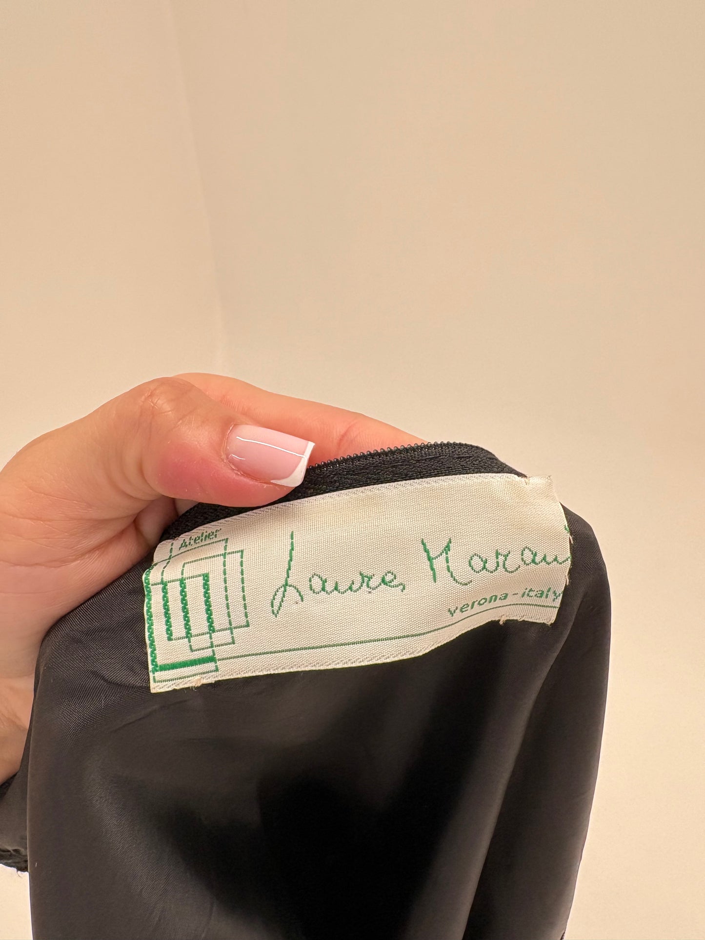 LBD vintage superba high end din lana extrafina cu aplicații