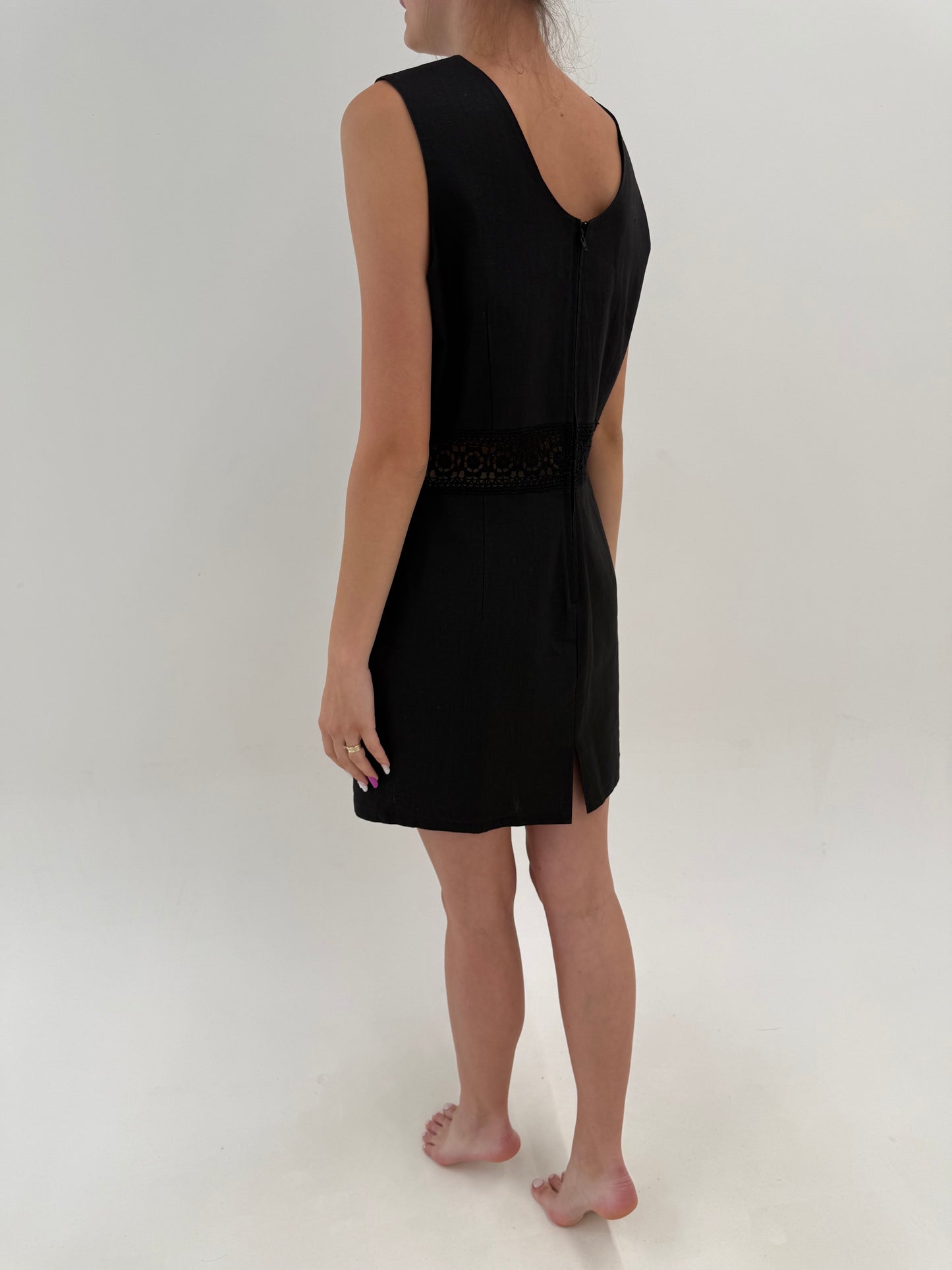 LBD ultra chic din pânză de in și bumbac cu talie ultra înaltă marcată de dantelă macrame