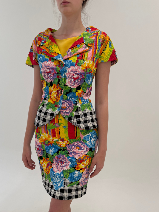 Costum luxury vintage Versace anii 90 din țesătură cu mătase naturală și culori tari