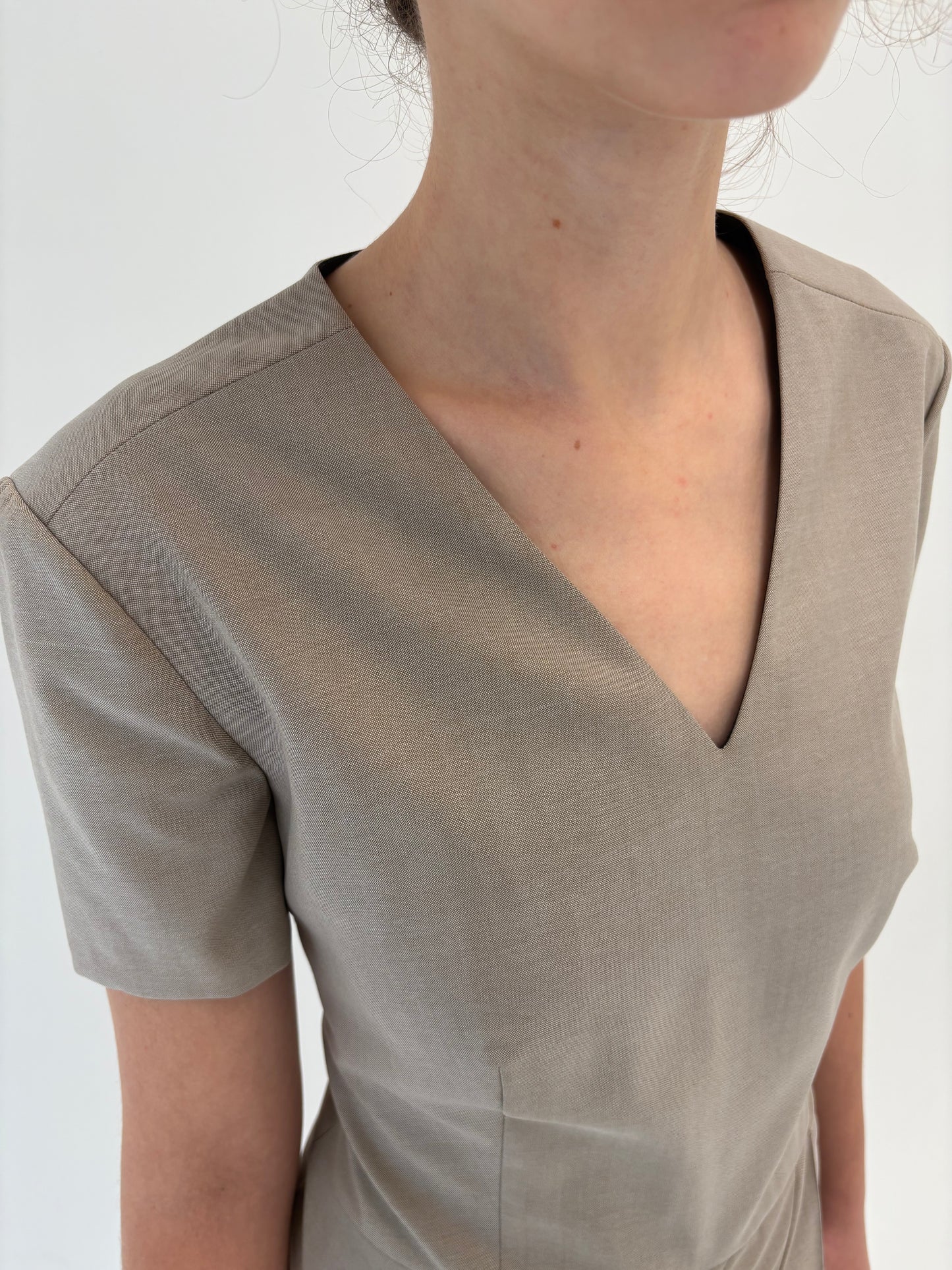 Rochie beige business Hugo Boss din lana extrafina cu fronseuri